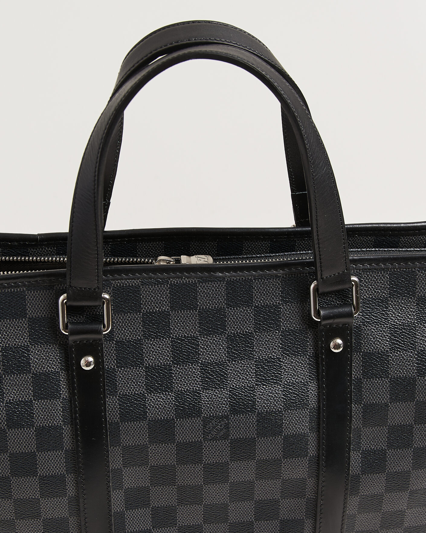Herr | Pre-Owned & Vintage Bags | Louis Vuitton Pre-Owned | Tadao Tote Bag Damier Graphite