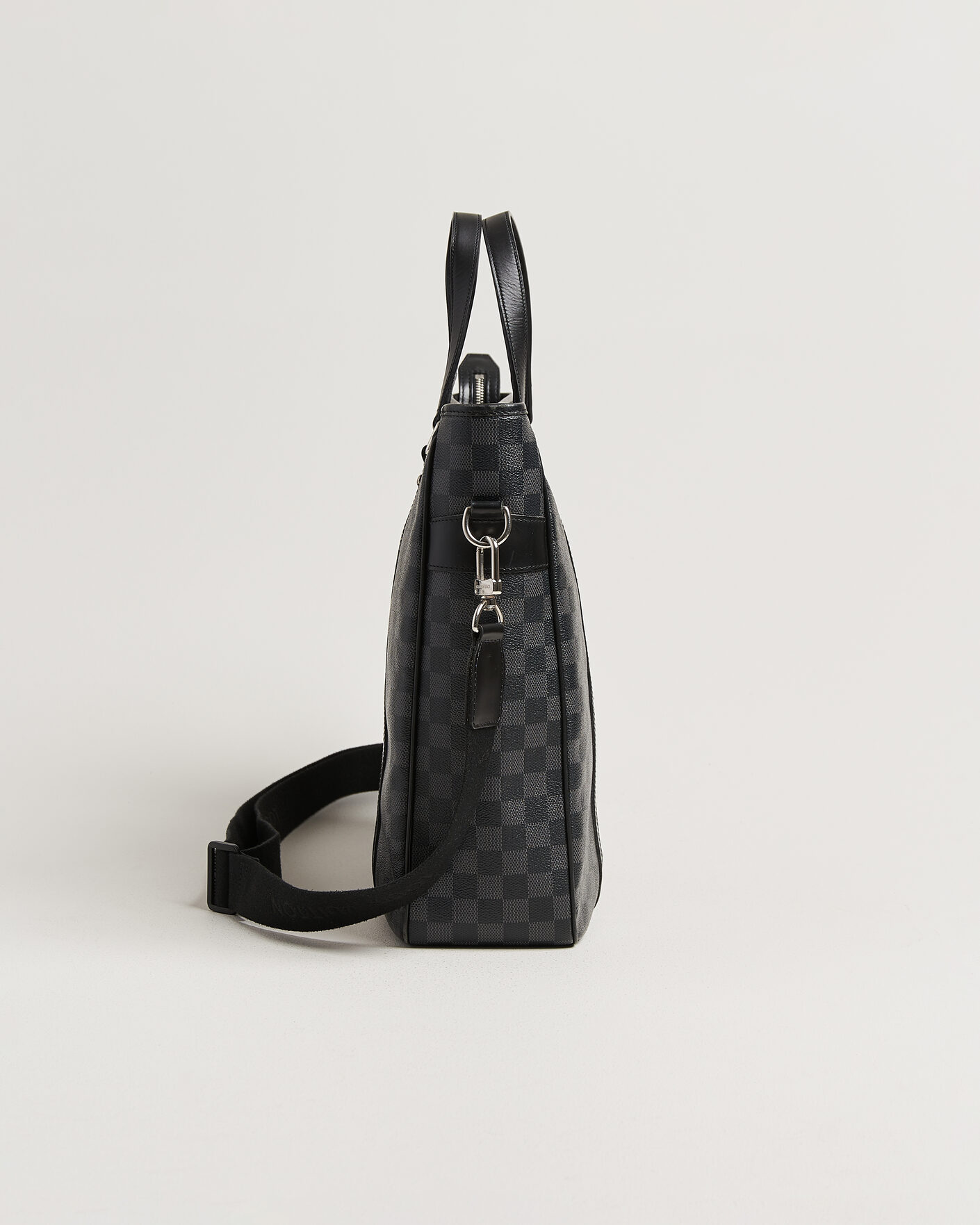 Herr | Pre-Owned & Vintage Bags | Louis Vuitton Pre-Owned | Tadao Tote Bag Damier Graphite