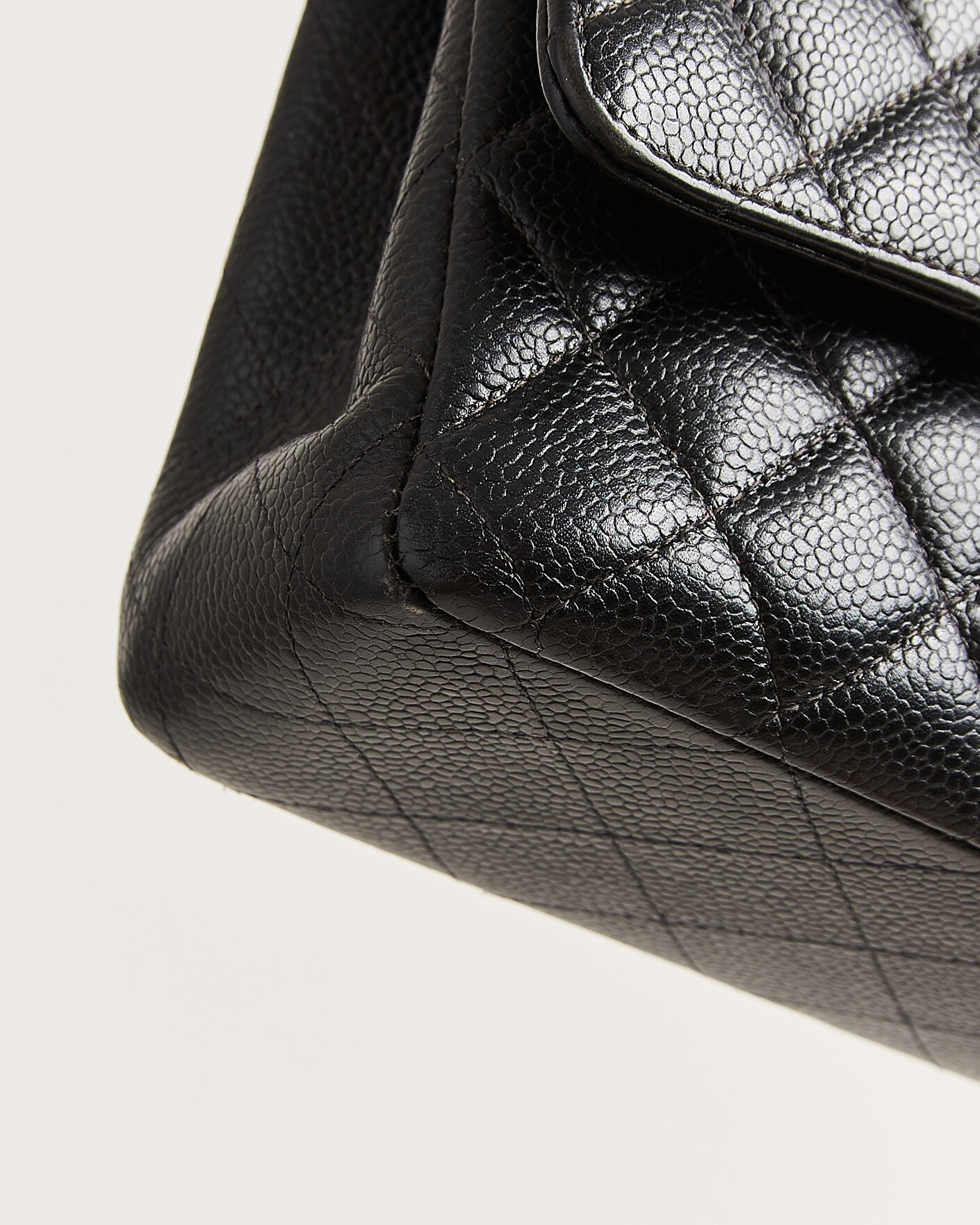 Herr | Pre-Owned & Vintage Bags | Chanel Pre-Owned | Classic Medium Double Flap Bag Caviar Leather Black