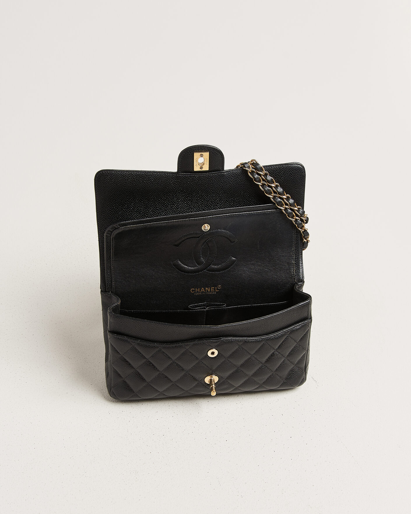 Herr | Pre-Owned & Vintage Bags | Chanel Pre-Owned | Classic Medium Double Flap Bag Caviar Leather Black