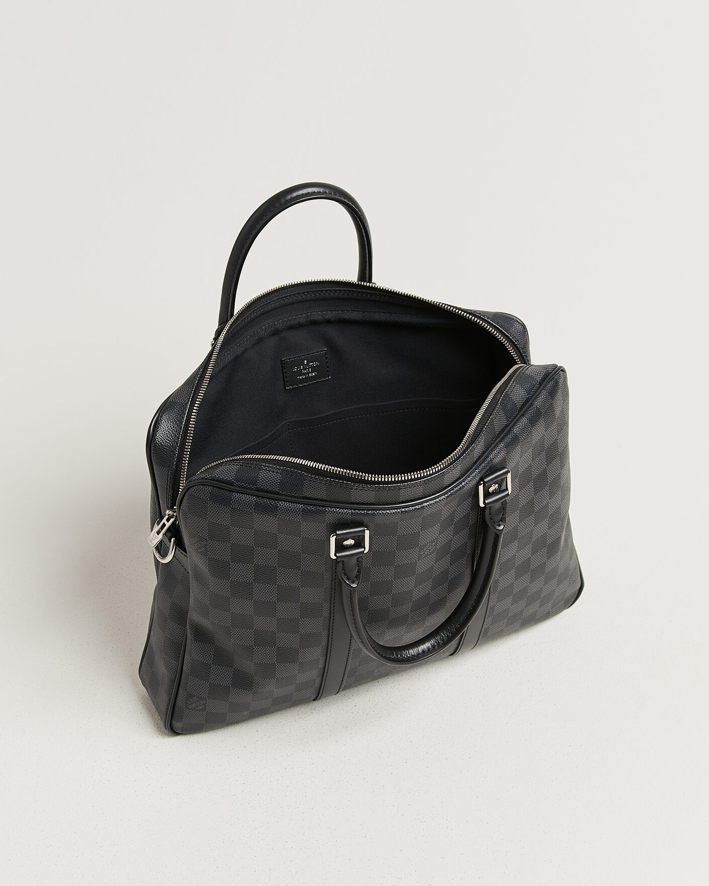 Herr | Pre-Owned & Vintage Bags | Louis Vuitton Pre-Owned | Porte Documents Damier Graphite