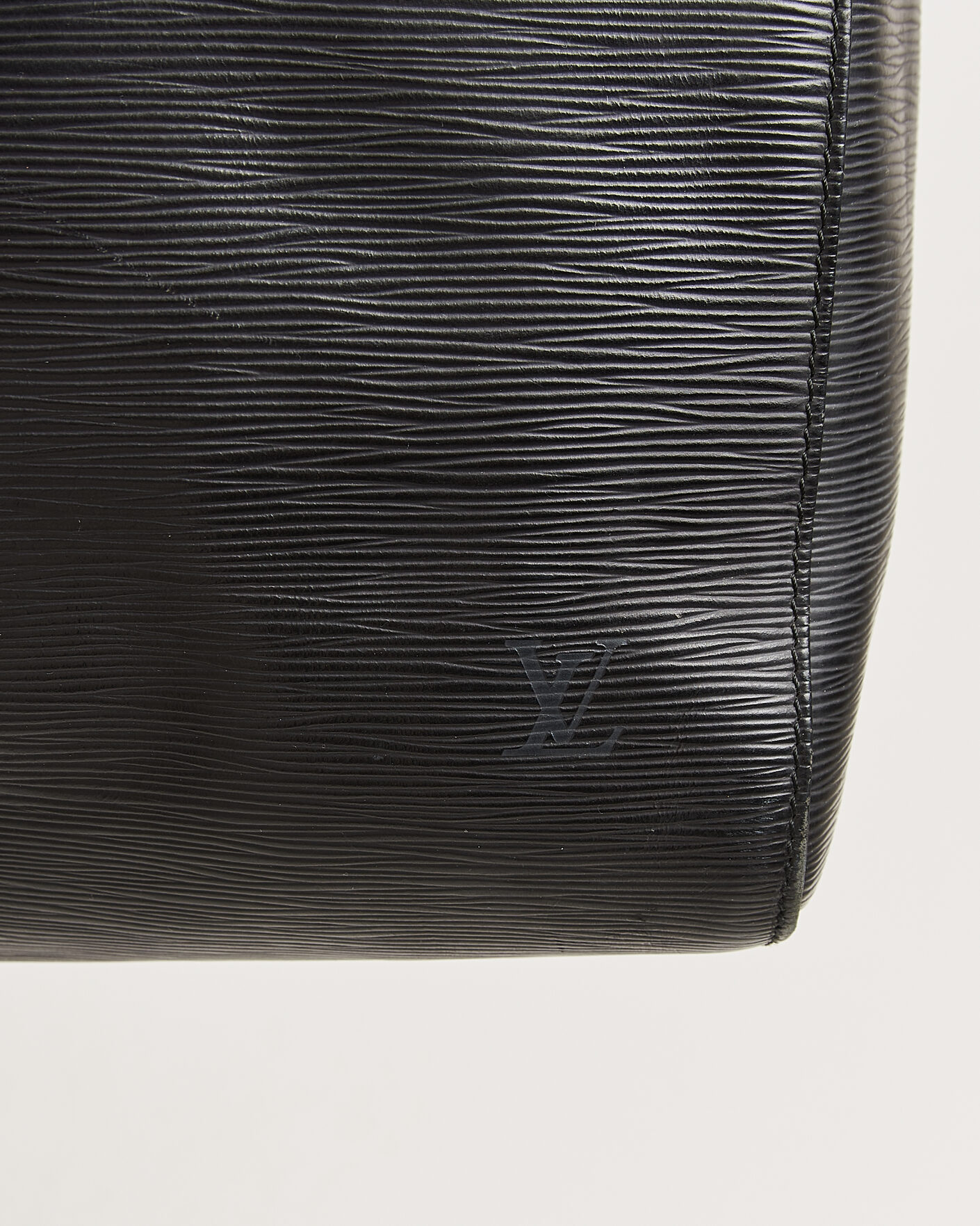Herr | Pre-Owned & Vintage Bags | Louis Vuitton Pre-Owned | Keepall 50 Epi Leather Black