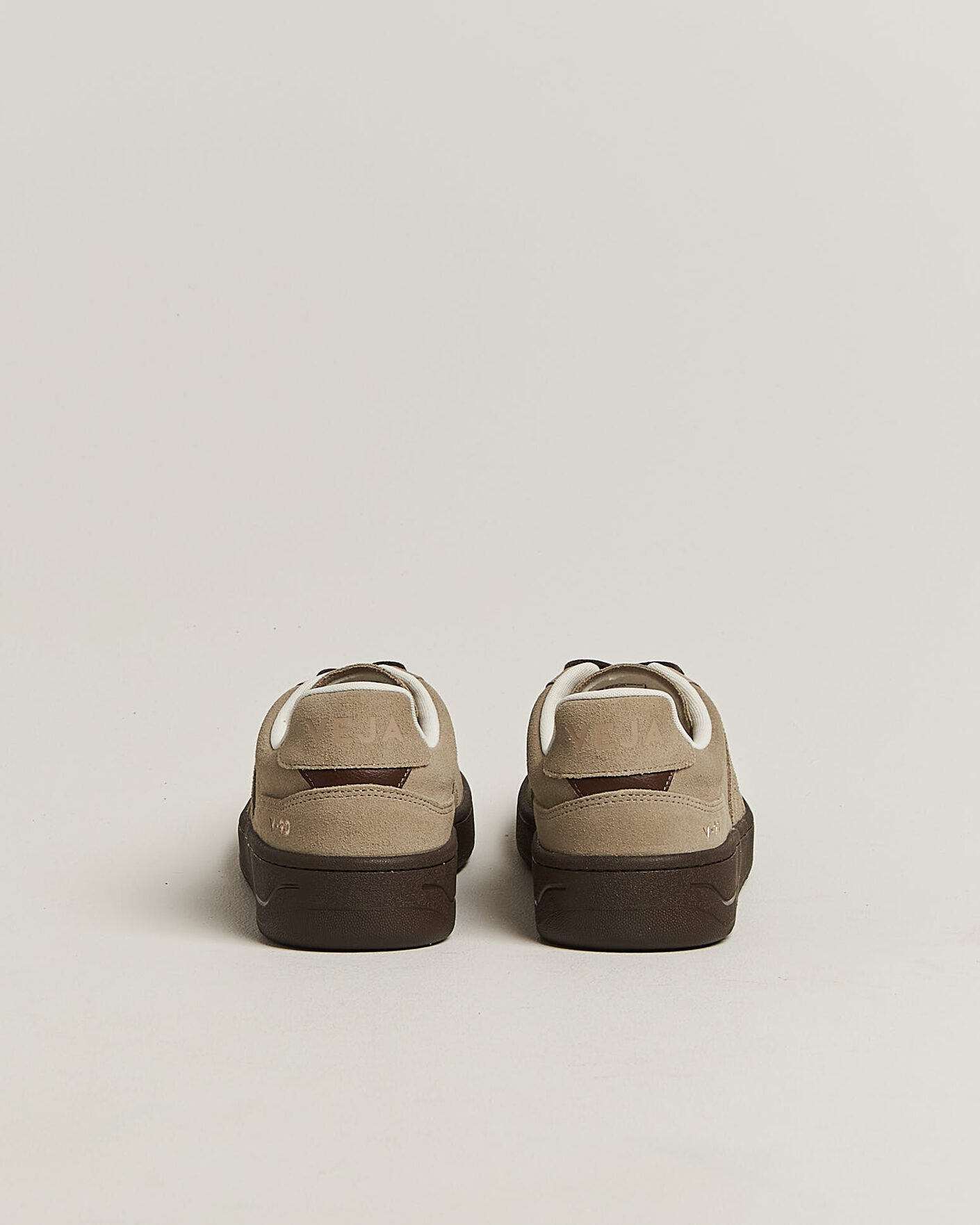 Herr | Sneakers | Veja | V-90 Suede Sneaker Taupe/Eagle