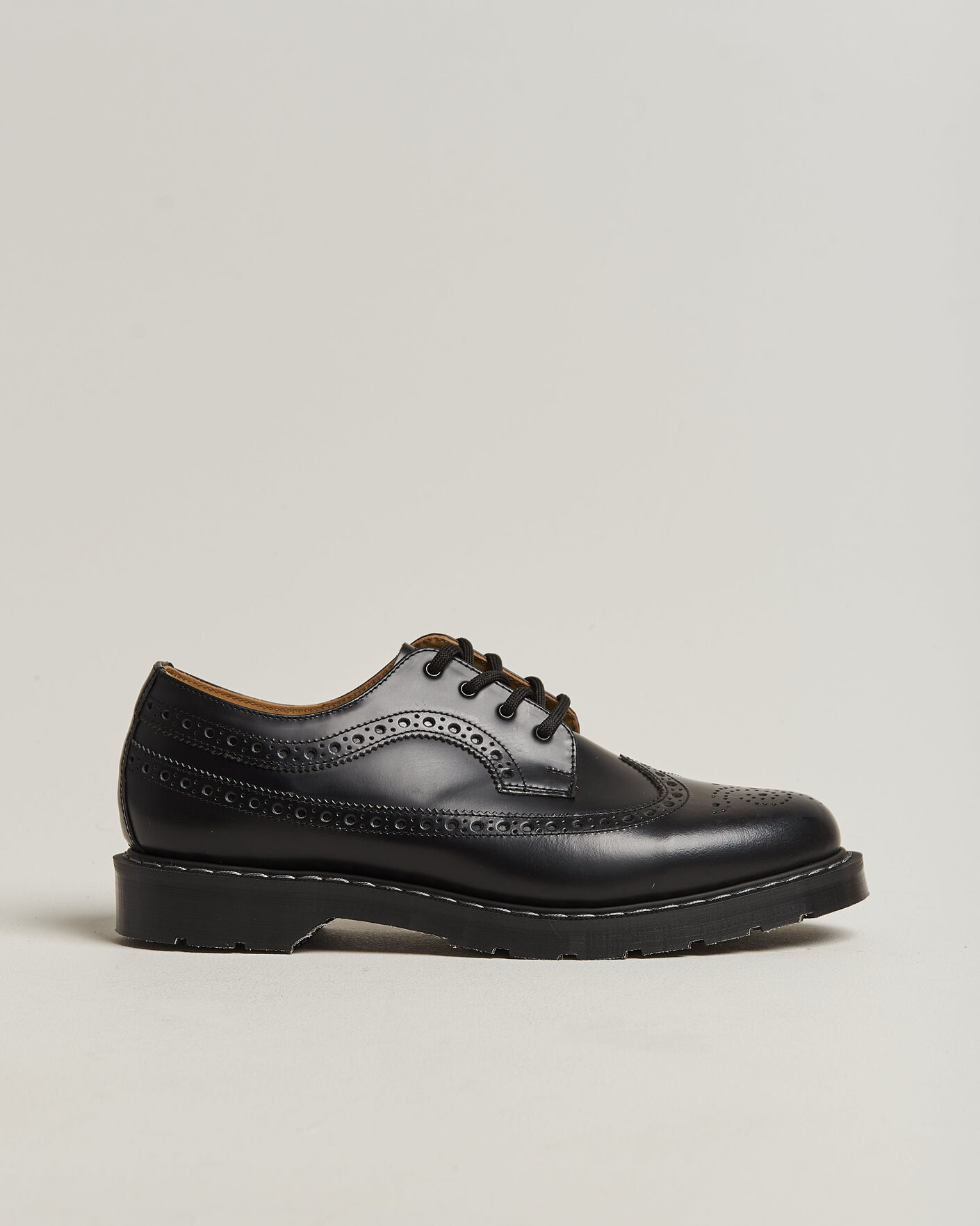 Herr | Brogues | Solovair | American Brogue Shoe Black Shine
