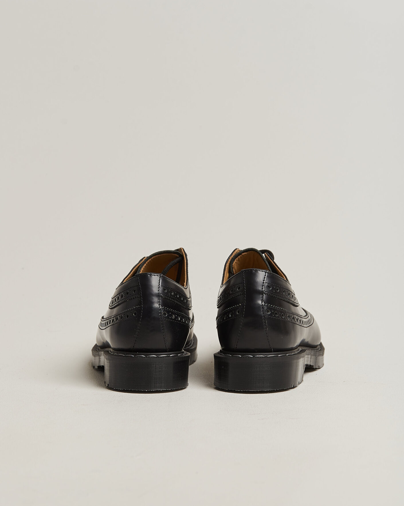 Herr | Brogues | Solovair | American Brogue Shoe Black Shine