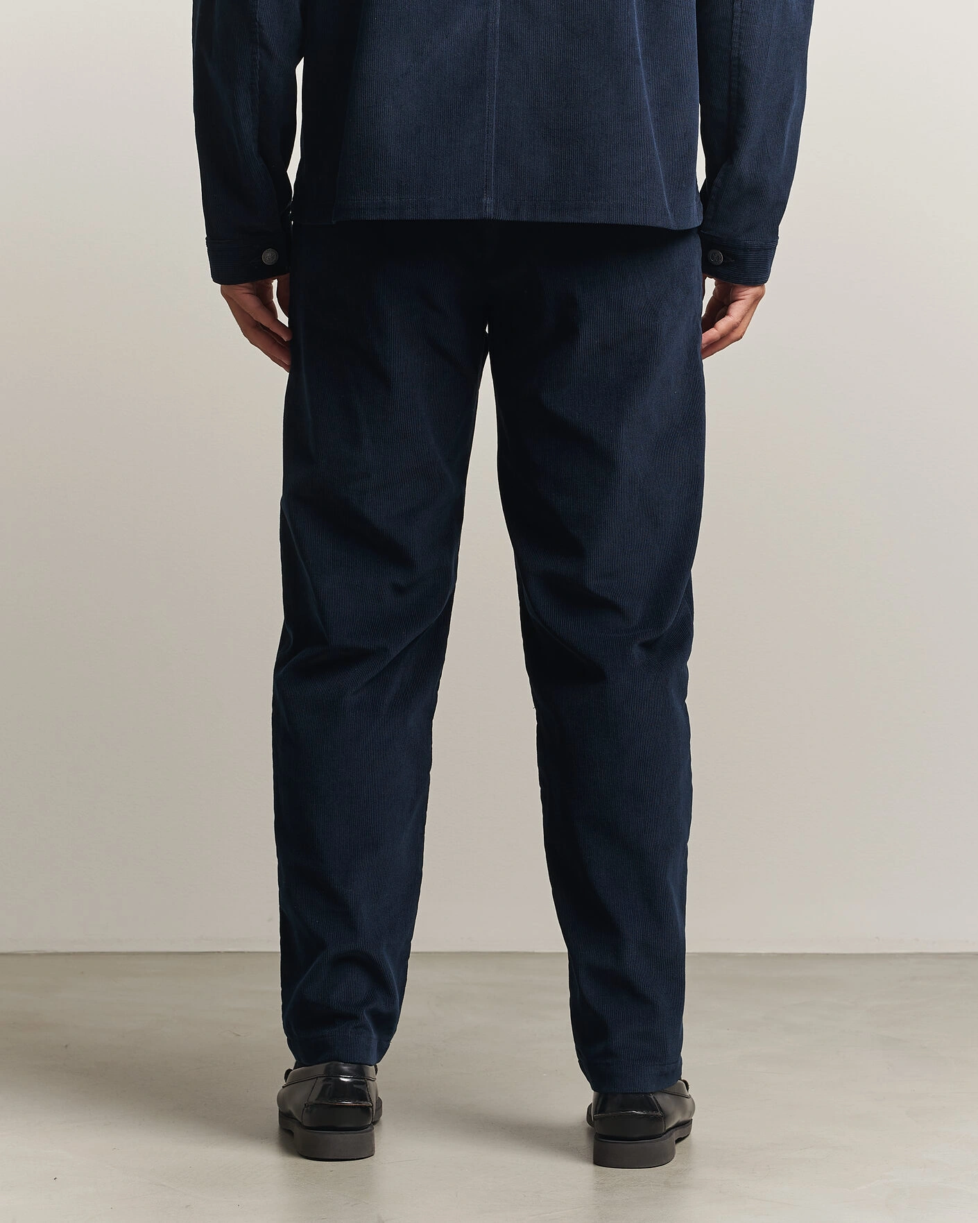 Herr | Byxor | A.P.C. | Lawrence Corduroy Trousers Dark Navy