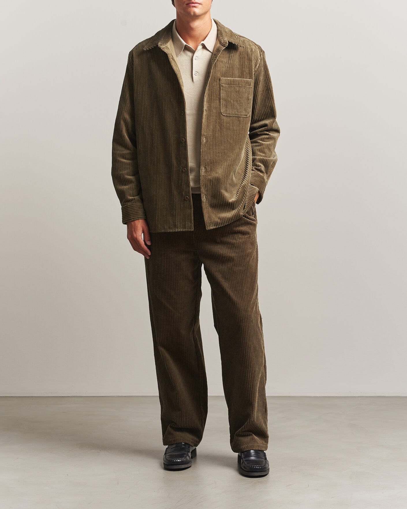 Herr | Skjortor | A.P.C. | Mateo Corduroy Overshirt Taupe