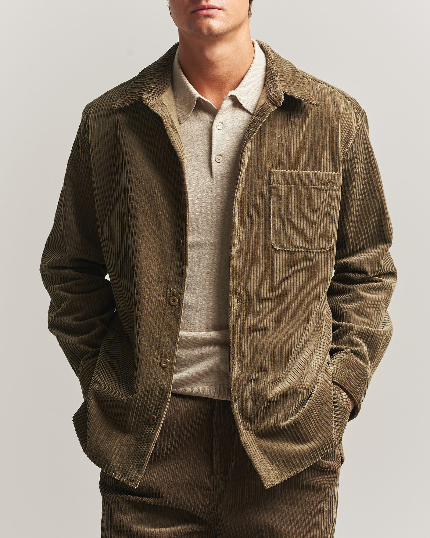 Herr | Skjortor | A.P.C. | Mateo Corduroy Overshirt Taupe