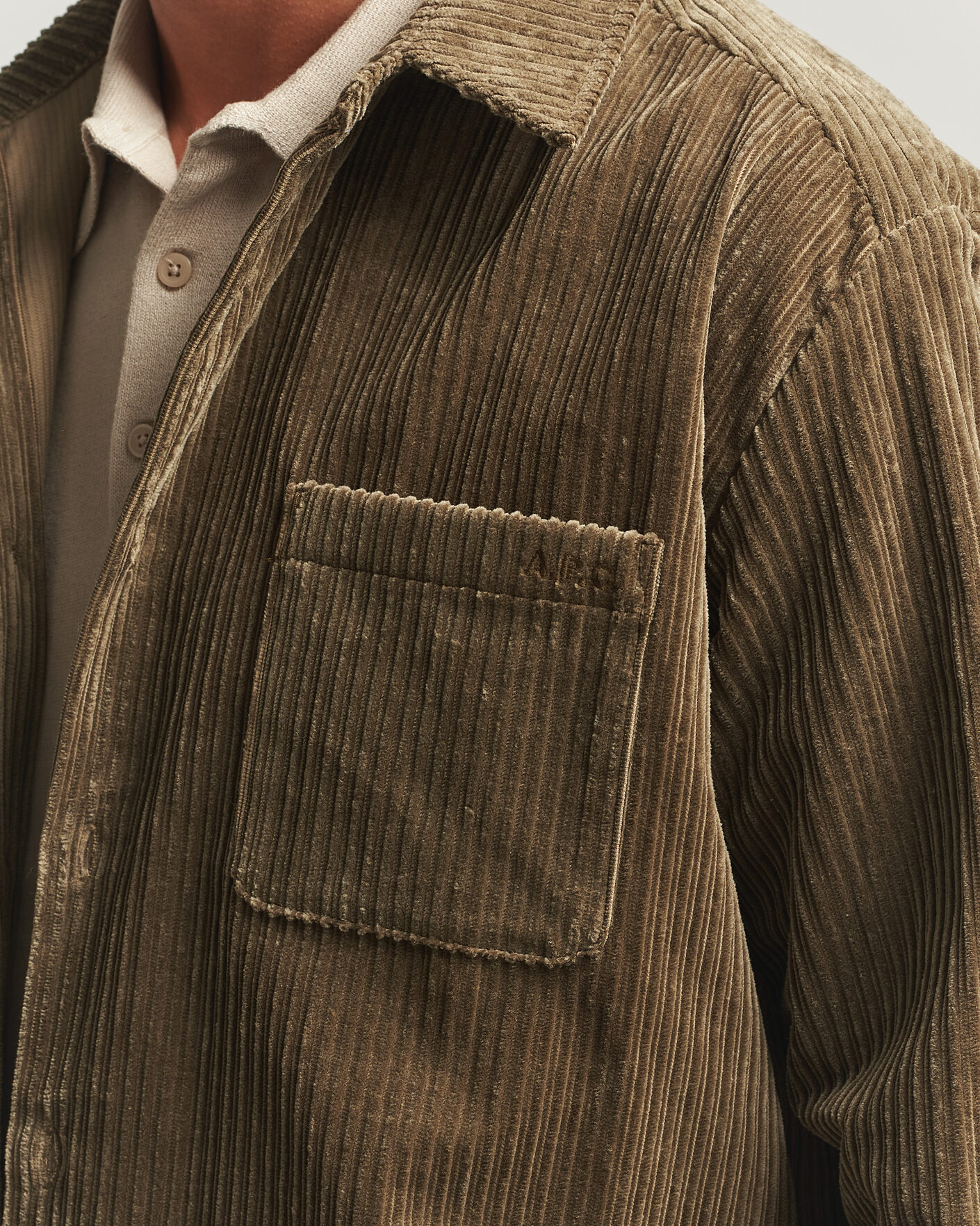 Herr | Skjortor | A.P.C. | Mateo Corduroy Overshirt Taupe
