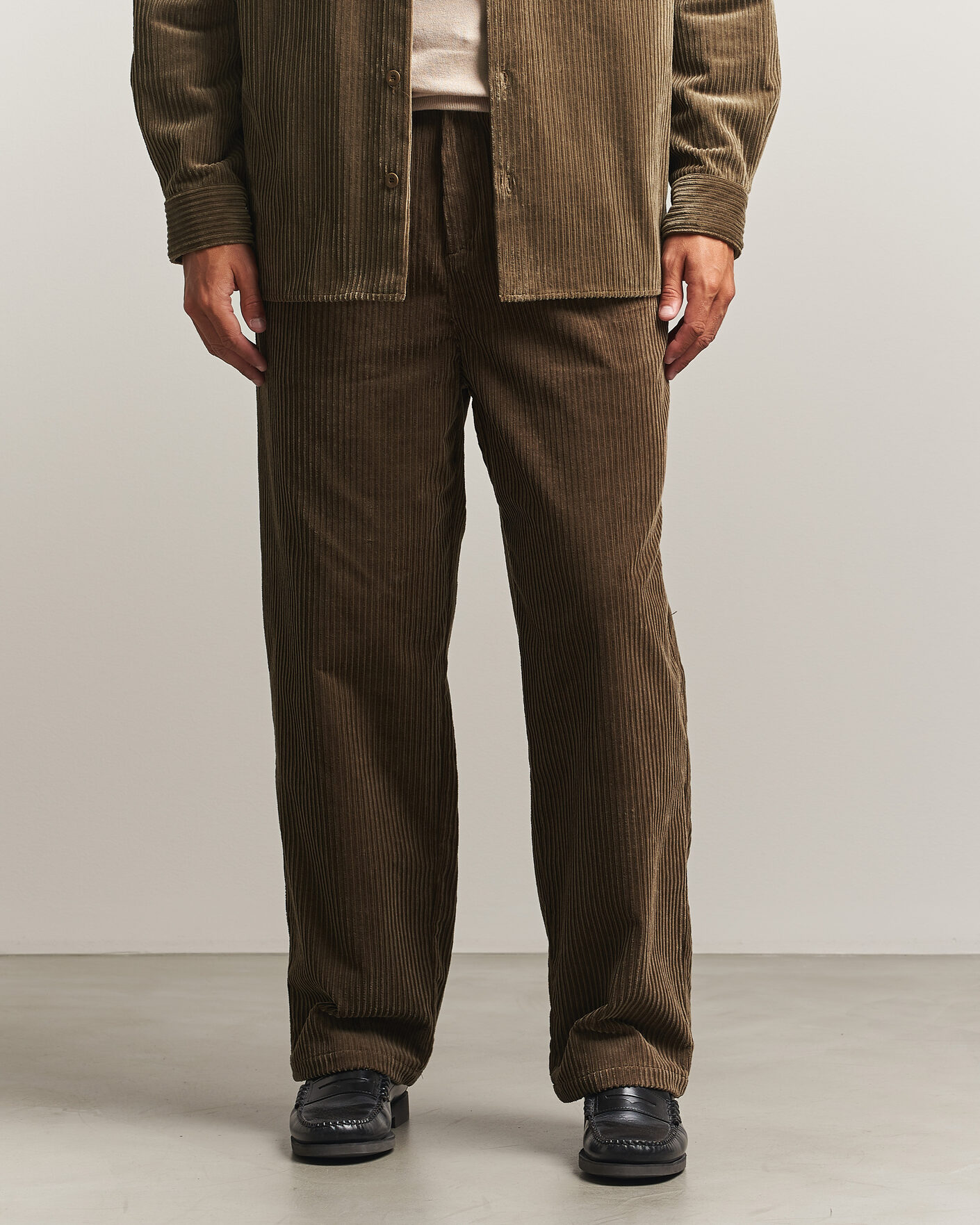 Herr | Byxor | A.P.C. | Ricky Corduroy Trousers Taupe