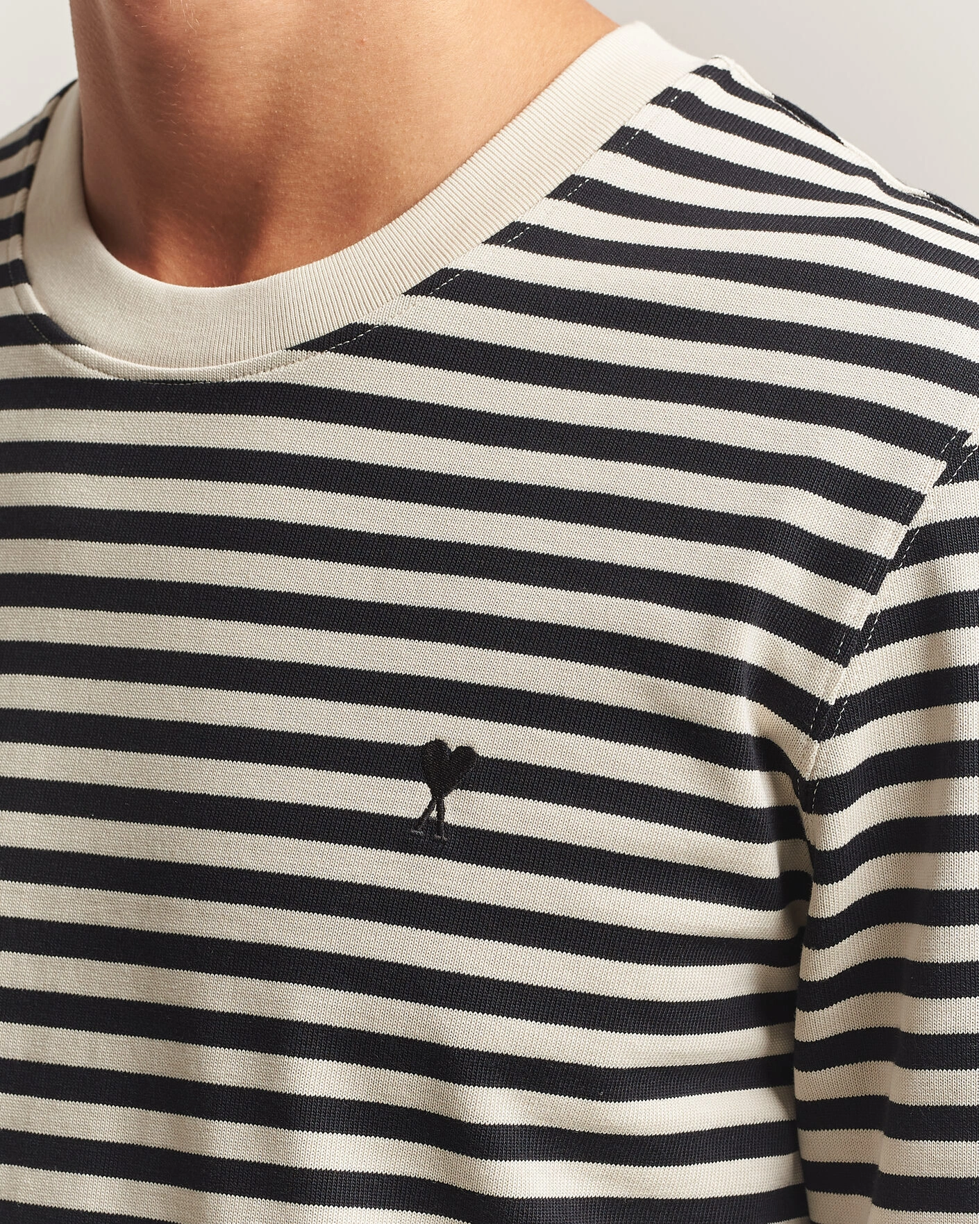 Herr | T-Shirts | AMI | Black Heart Logo Striped Long Sleeve T-Shirt Black/Ivory