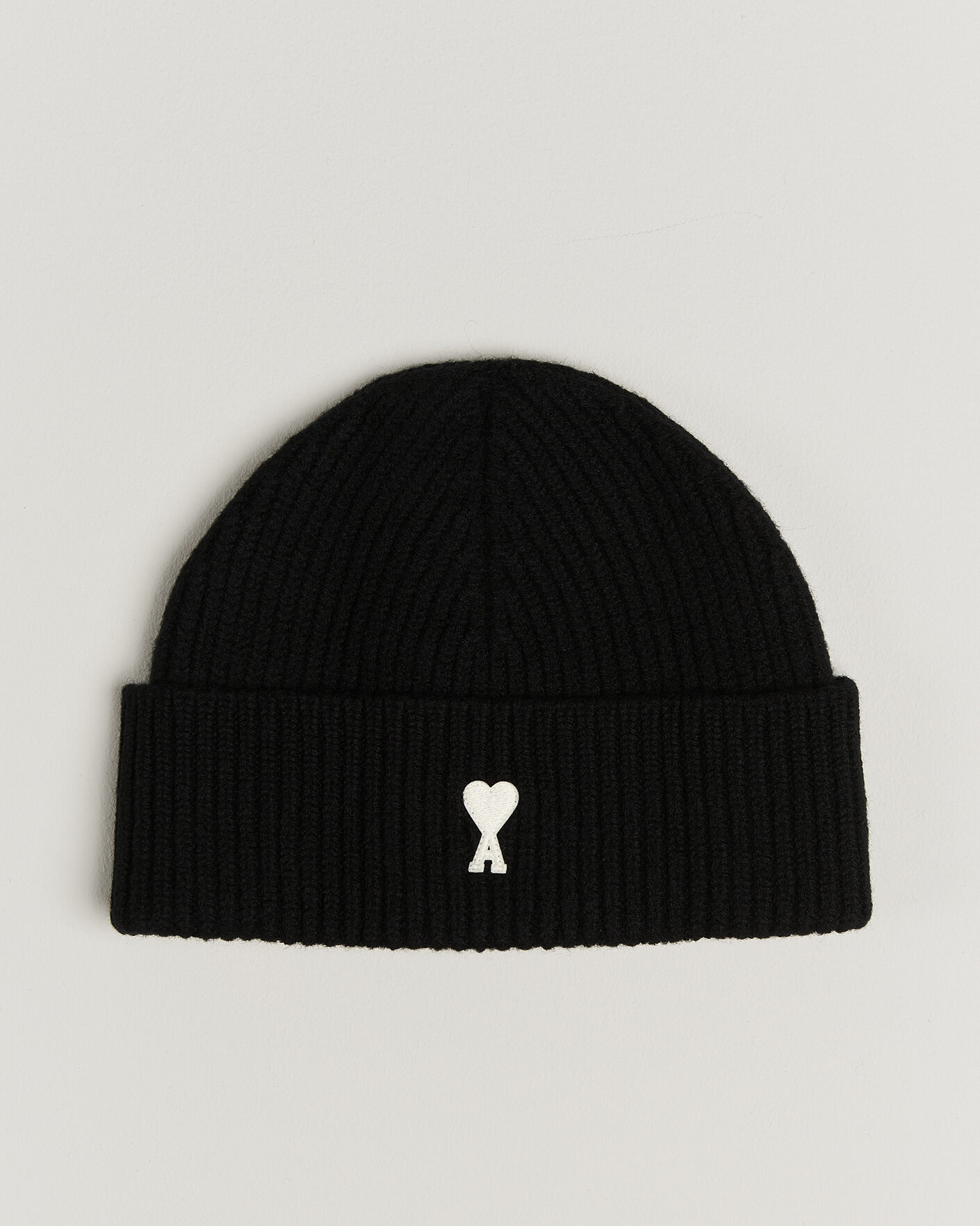 Herr | AMI Contrasted Heart Logo Beanie Black | AMI | Contrasted Heart Logo Beanie Black