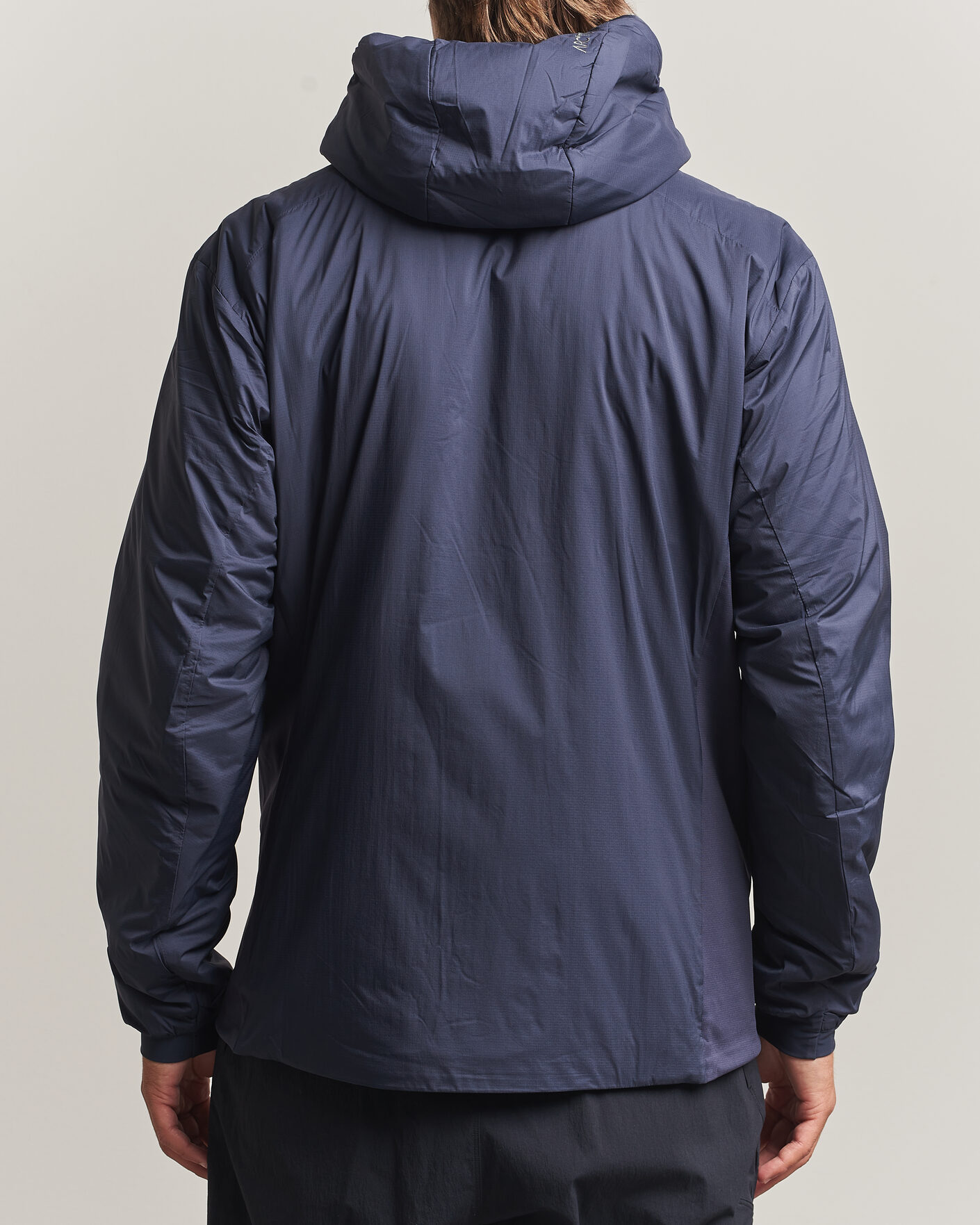Herr | Jackor | Arc'teryx | Atom Hooded Jacket Black Sapphire