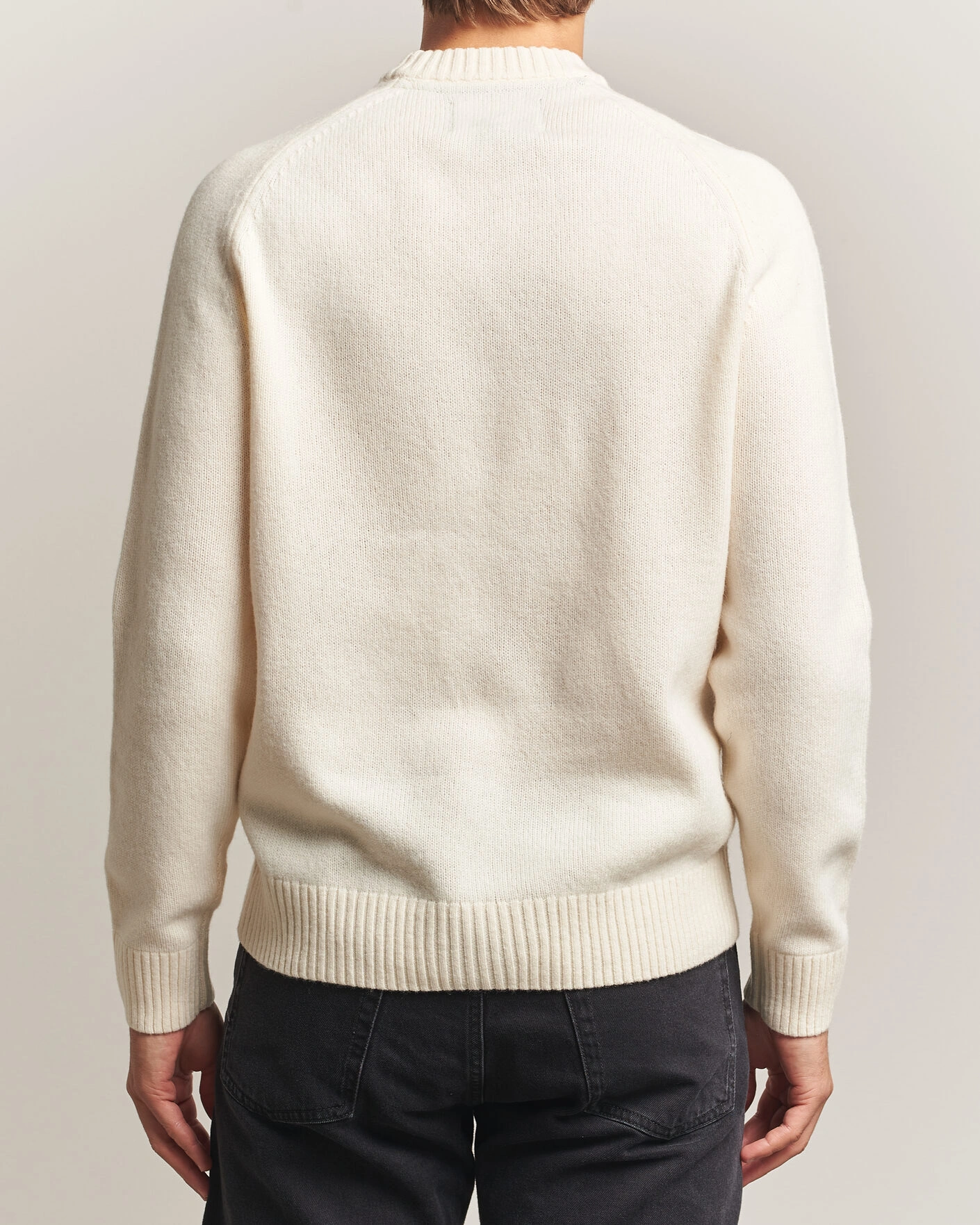 Herr | Tröjor | Barbour Lifestyle | Newtown Lambswool Crewneck Antique White