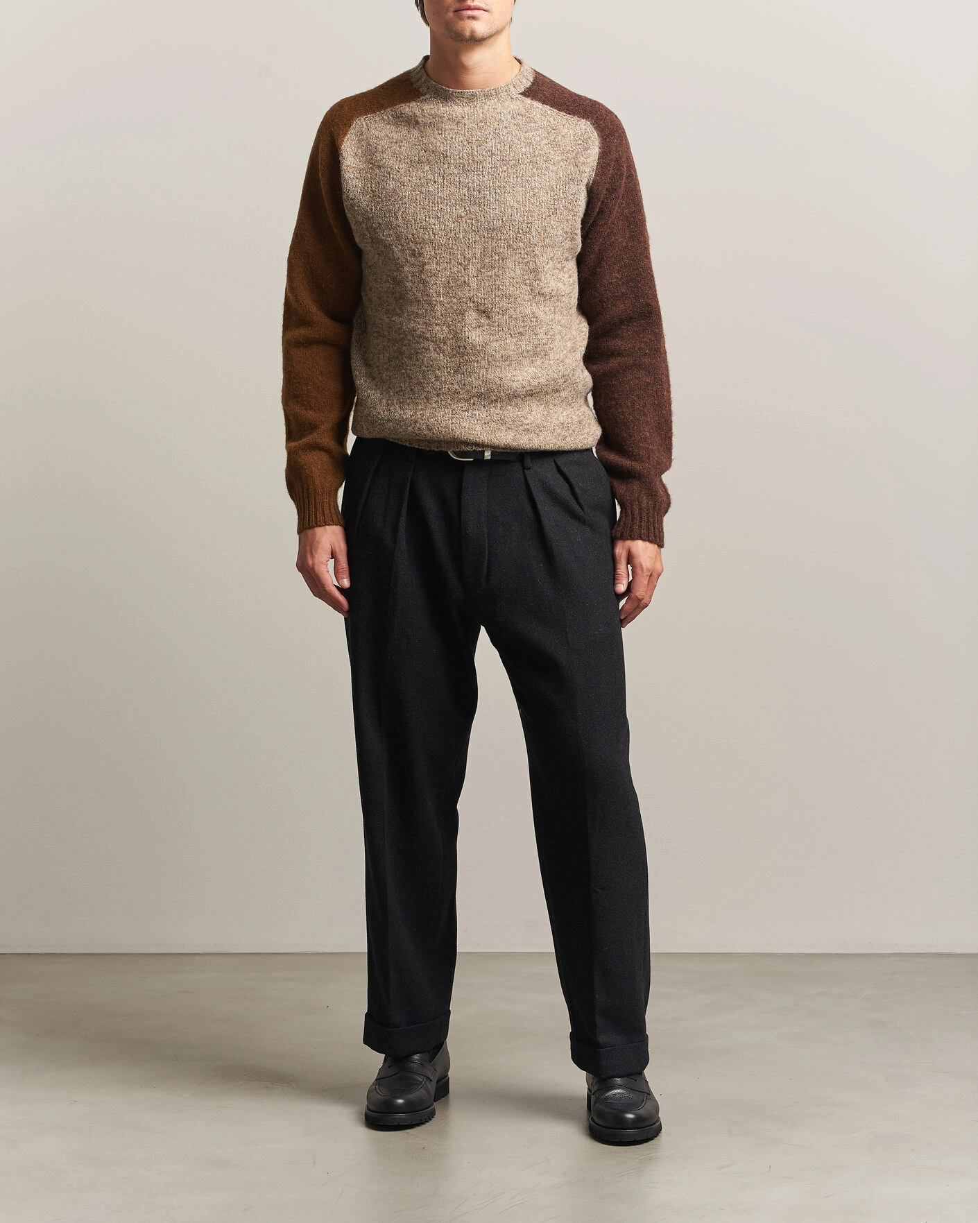 Herr | Tröjor | Barbour Lifestyle | Scottish Made Block Colour Crew Light Stone