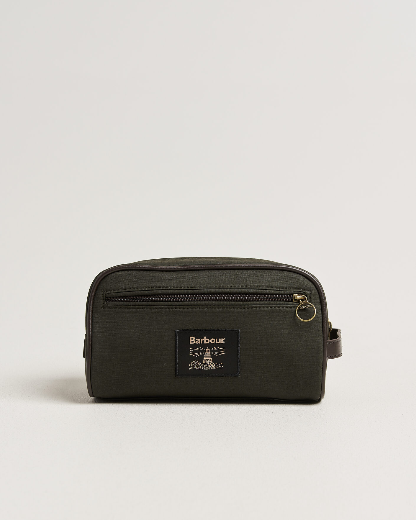 Herr | Väskor | Barbour Lifestyle | Waxed Washbag Olive