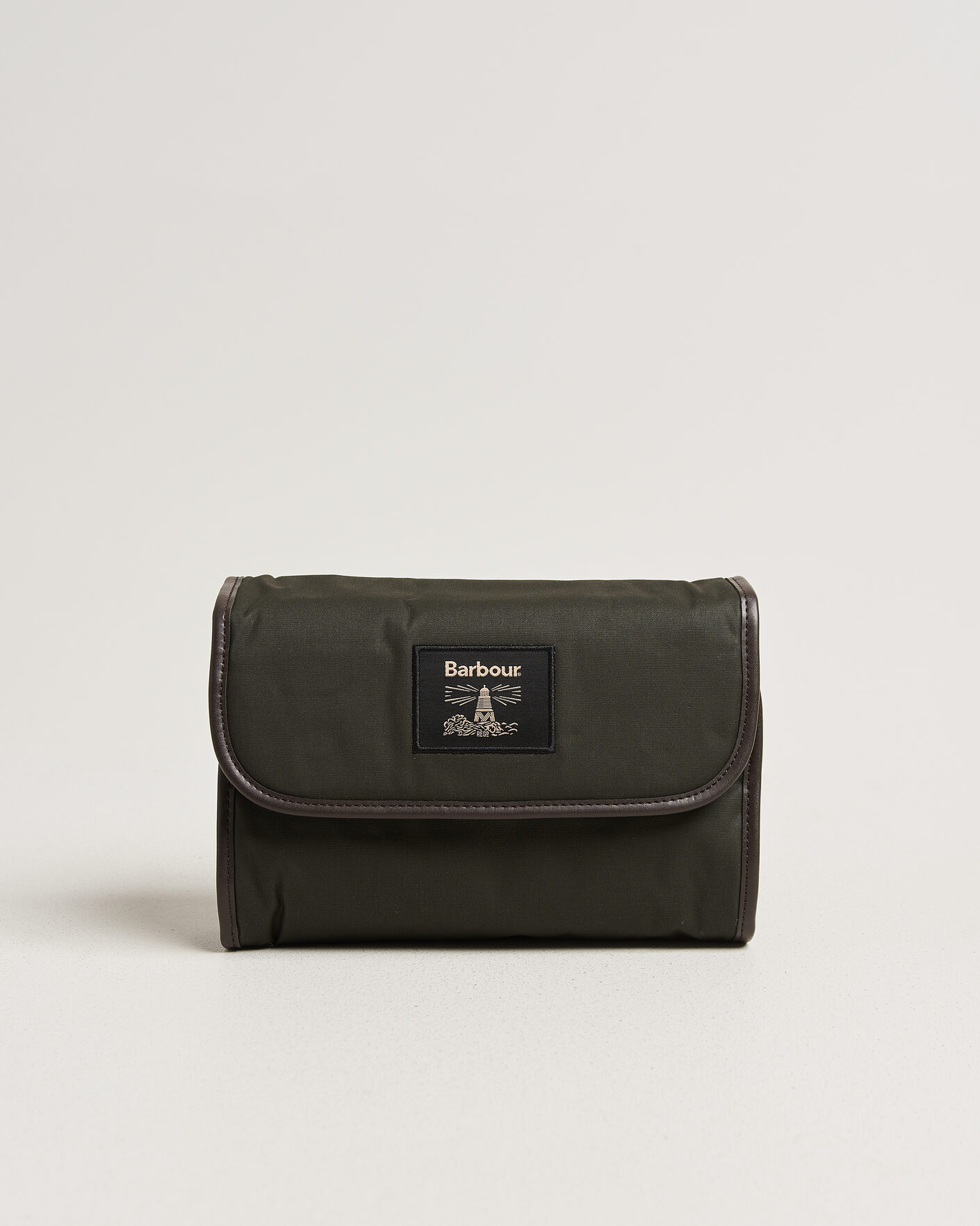 Herr | Väskor | Barbour Lifestyle | Wax Hanging Washbag Olive