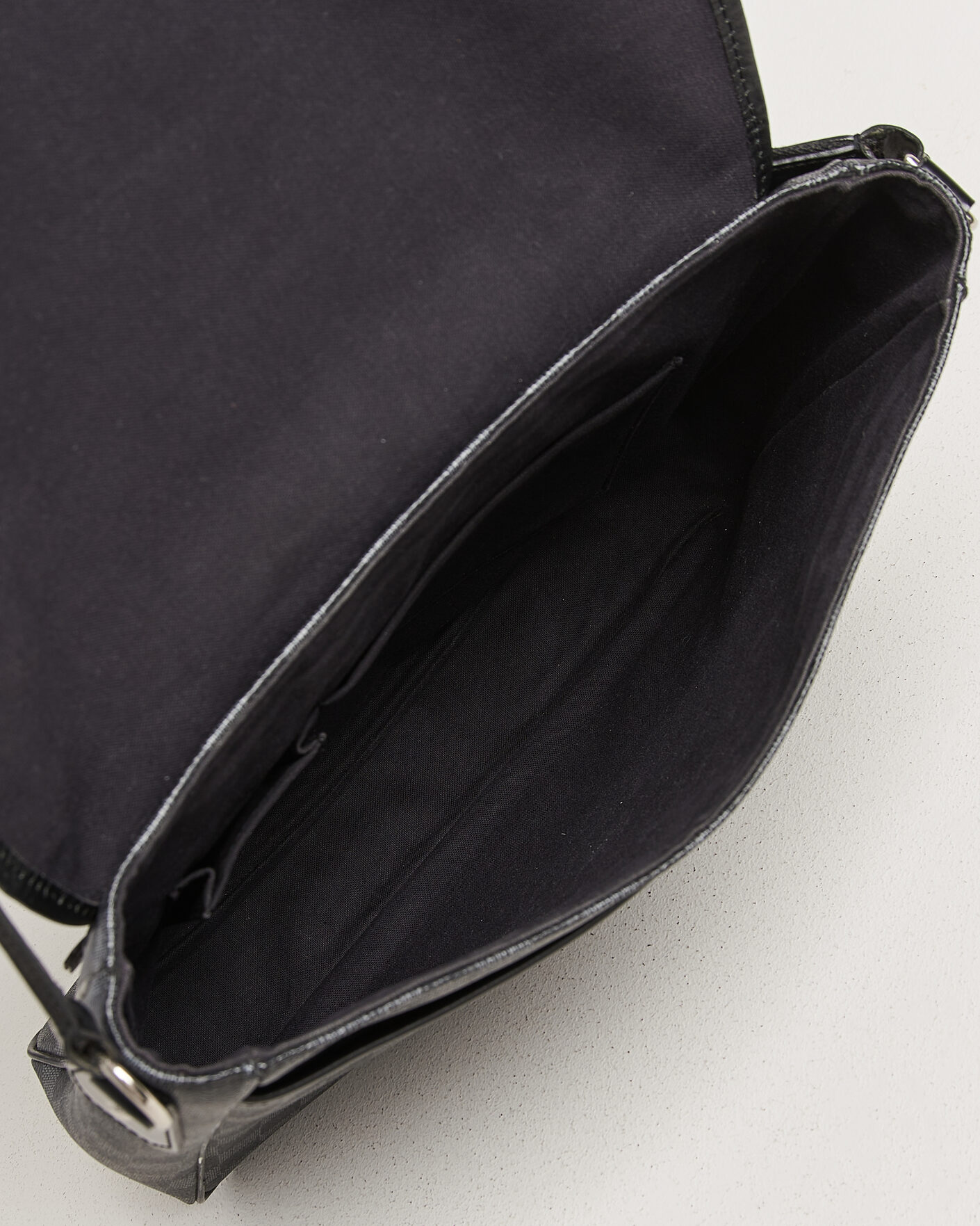 Herr | Pre-Owned & Vintage Bags | Louis Vuitton Pre-Owned | Daniel Shoulder Bag MM Damier Graphite
