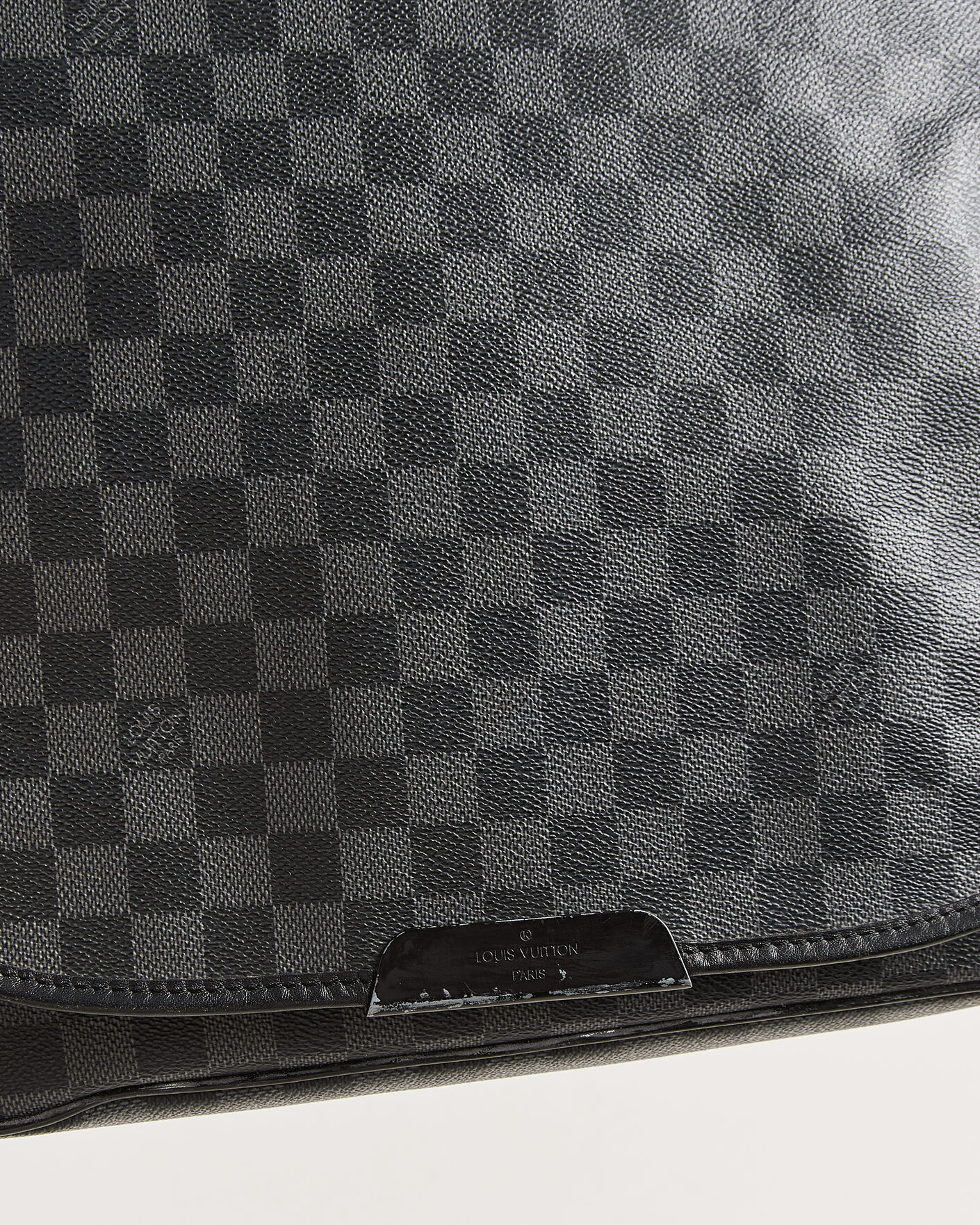 Herr | Pre-Owned & Vintage Bags | Louis Vuitton Pre-Owned | Daniel Shoulder Bag MM Damier Graphite
