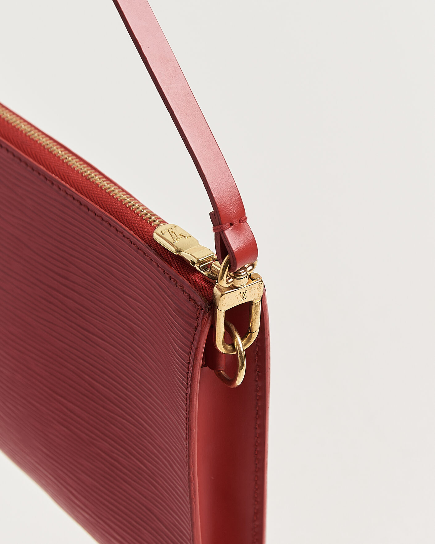 Herr | Pre-Owned & Vintage Bags | Louis Vuitton Pre-Owned | Pochette Accessoires Epi Leather Red