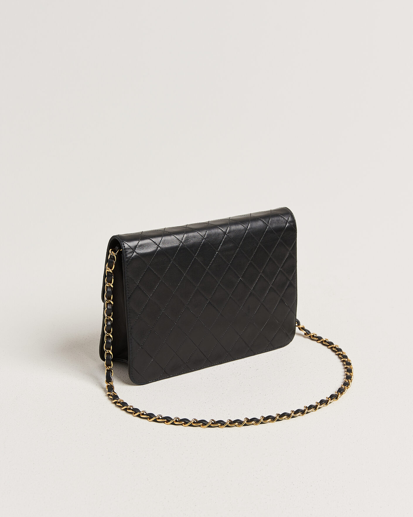 Herr | Pre-Owned & Vintage Bags | Chanel Pre-Owned | Single Flap Bag Black