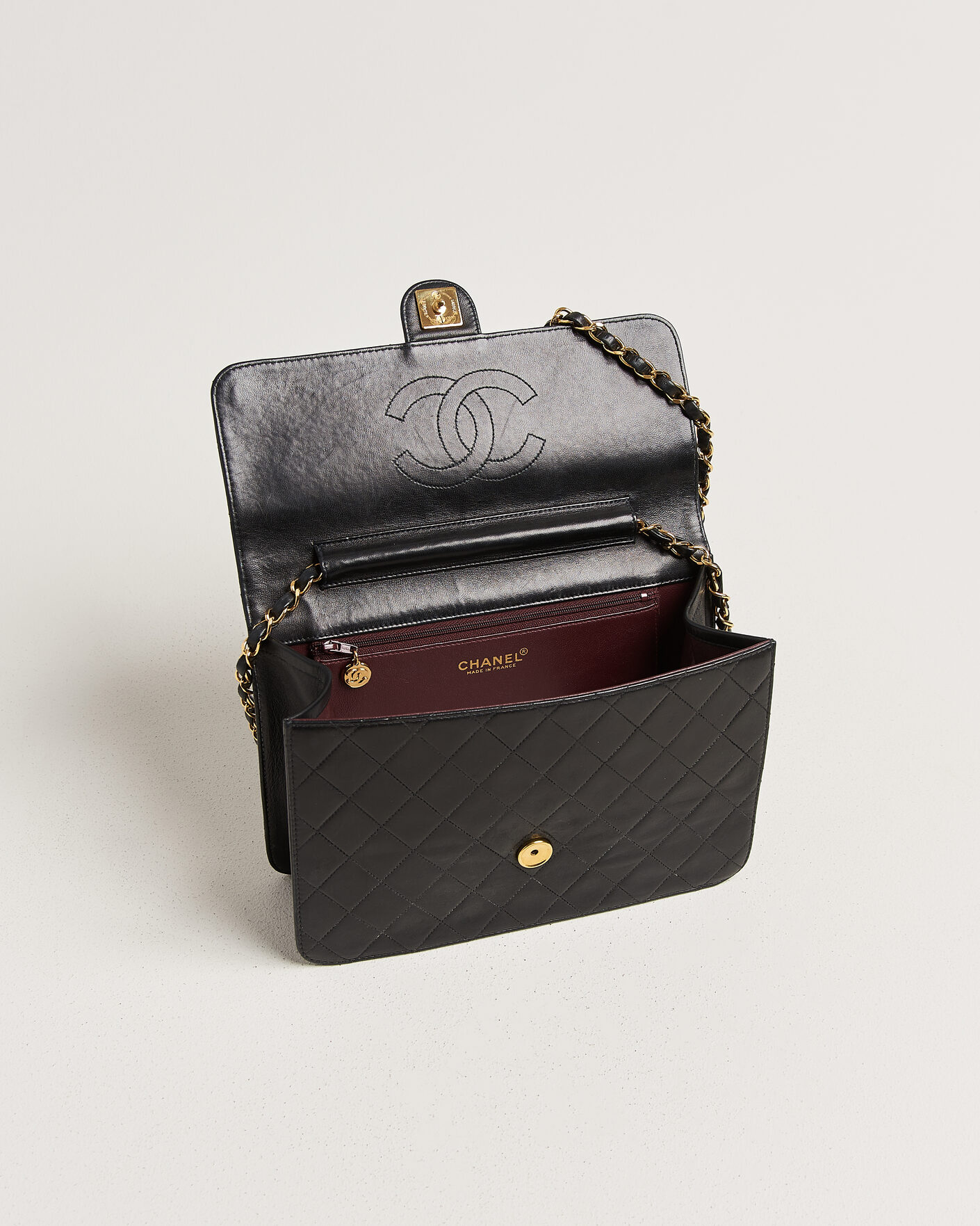 Herr | Pre-Owned & Vintage Bags | Chanel Pre-Owned | Single Flap Bag Black