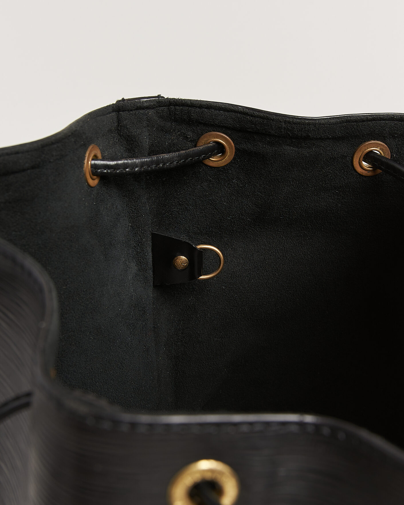 Herr | Pre-Owned & Vintage Bags | Louis Vuitton Pre-Owned | Petit Noé Epi Leather Black