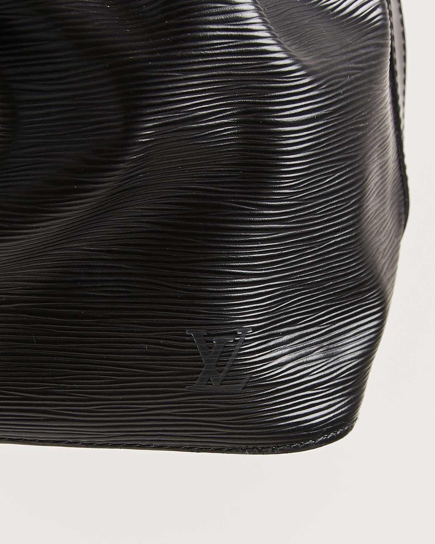 Herr | Pre-Owned & Vintage Bags | Louis Vuitton Pre-Owned | Petit Noé Epi Leather Black