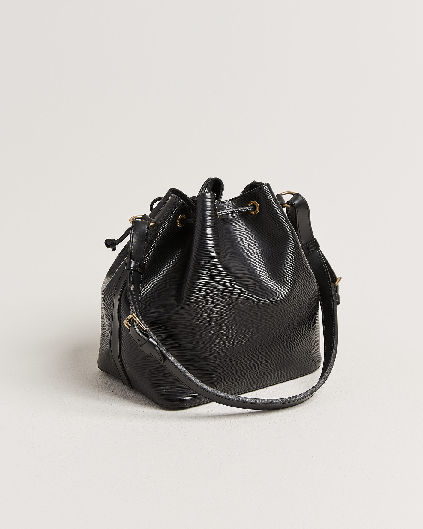 Herr | Pre-Owned & Vintage Bags | Louis Vuitton Pre-Owned | Petit Noé Epi Leather Black