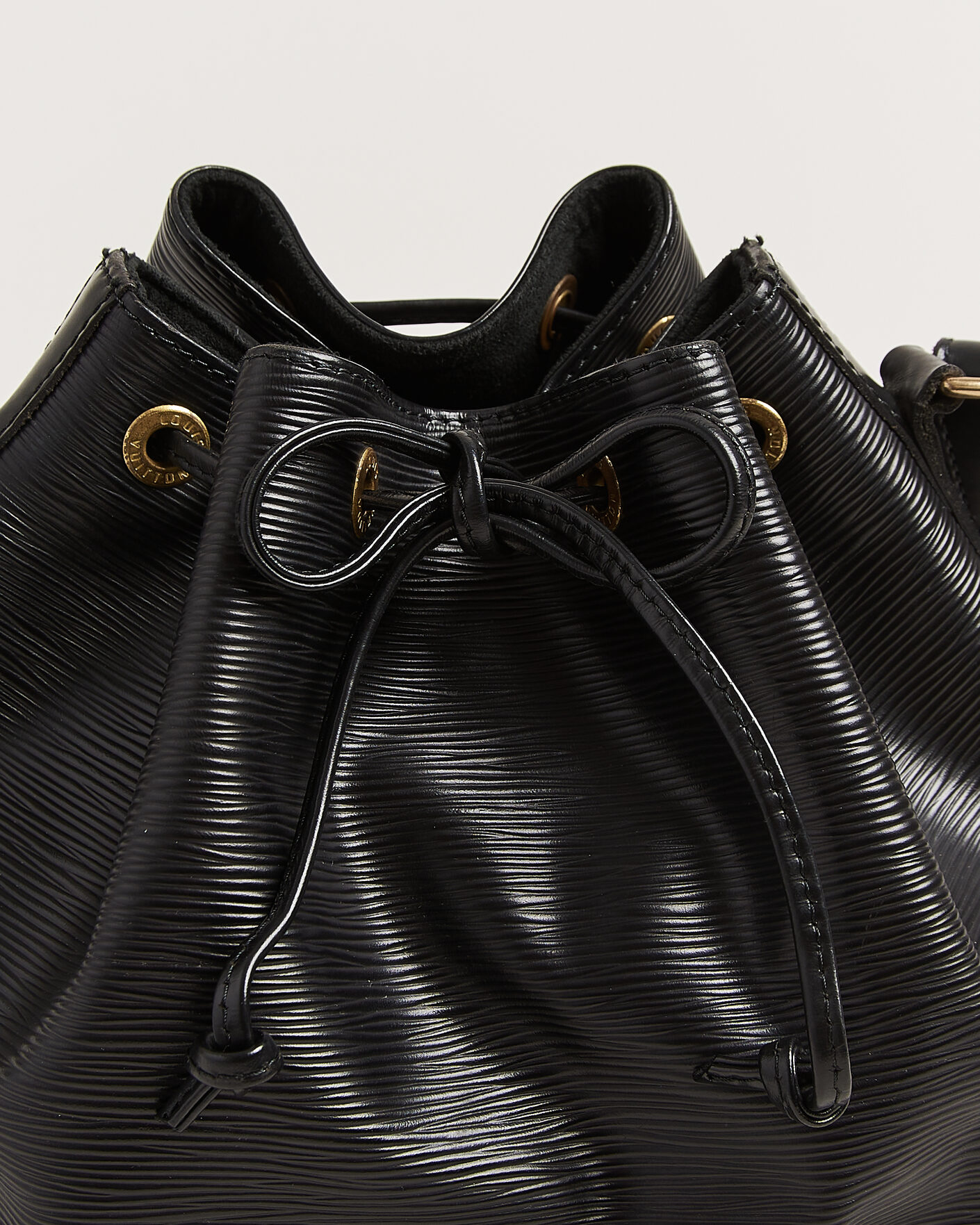Herr | Pre-Owned & Vintage Bags | Louis Vuitton Pre-Owned | Petit Noé Epi Leather Black