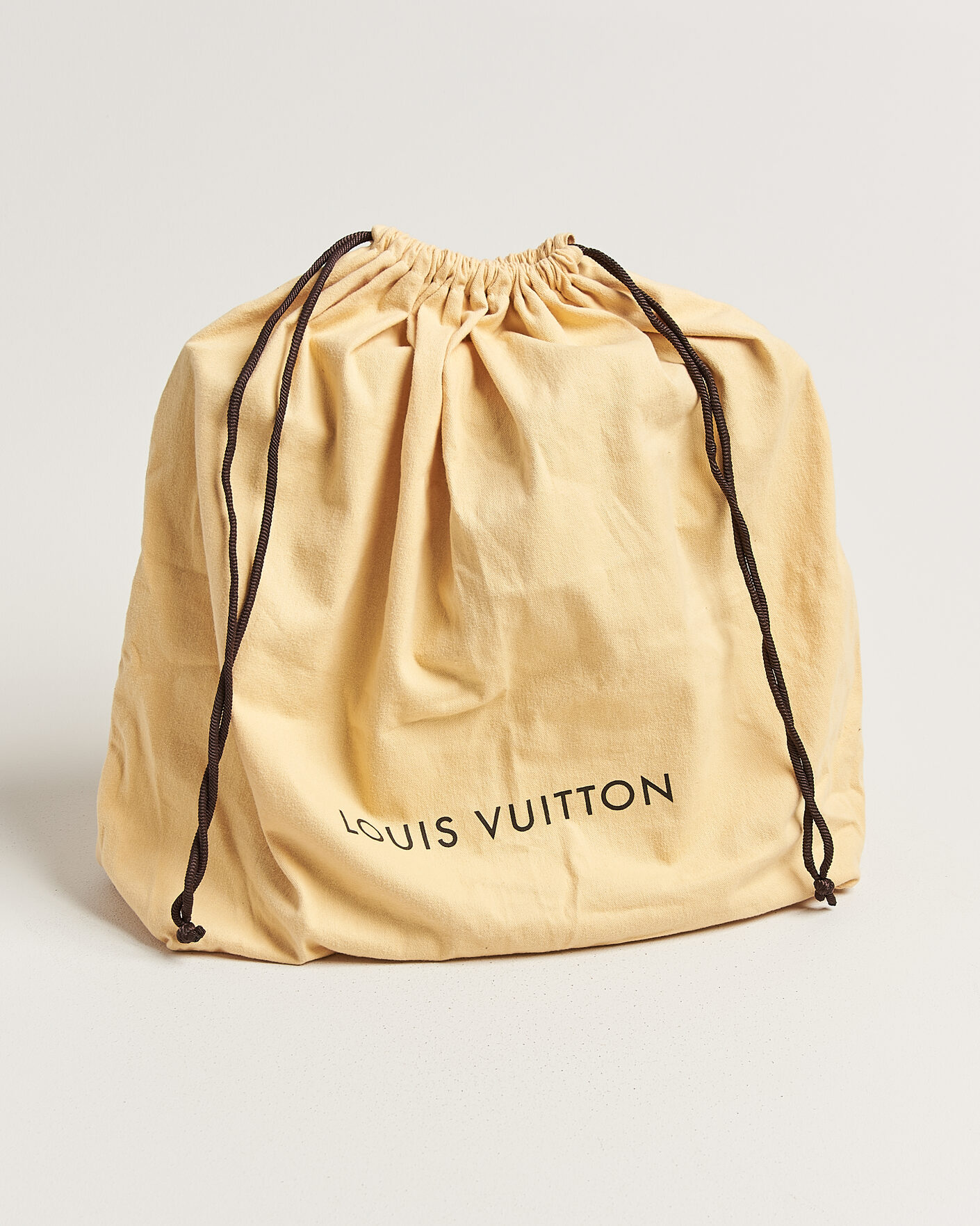 Herr | Pre-Owned & Vintage Bags | Louis Vuitton Pre-Owned | Noé Epi Leather Black