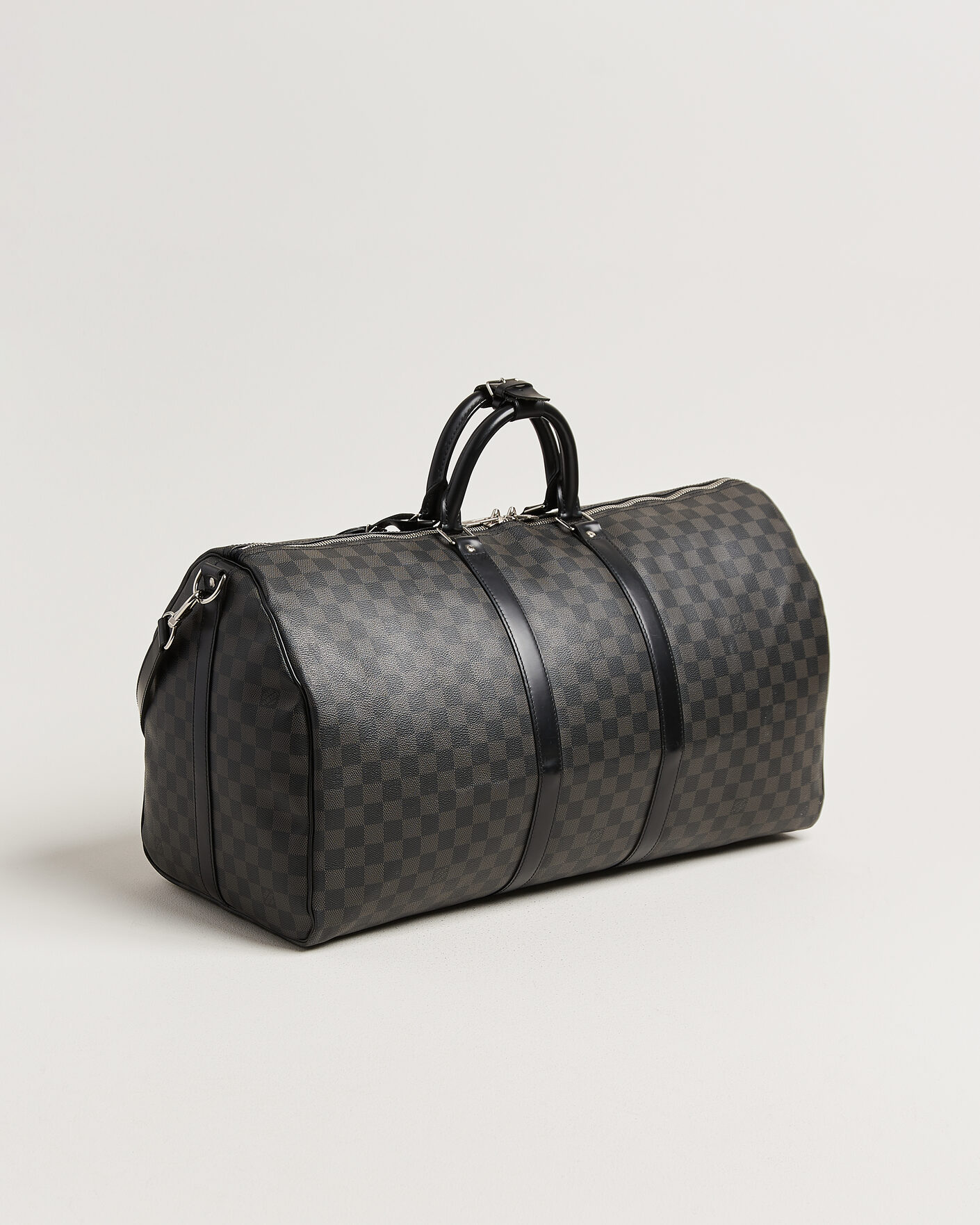 Herr | Pre-Owned & Vintage Bags | Louis Vuitton Pre-Owned | Keepall Bandouliére 55 Damier Graphite