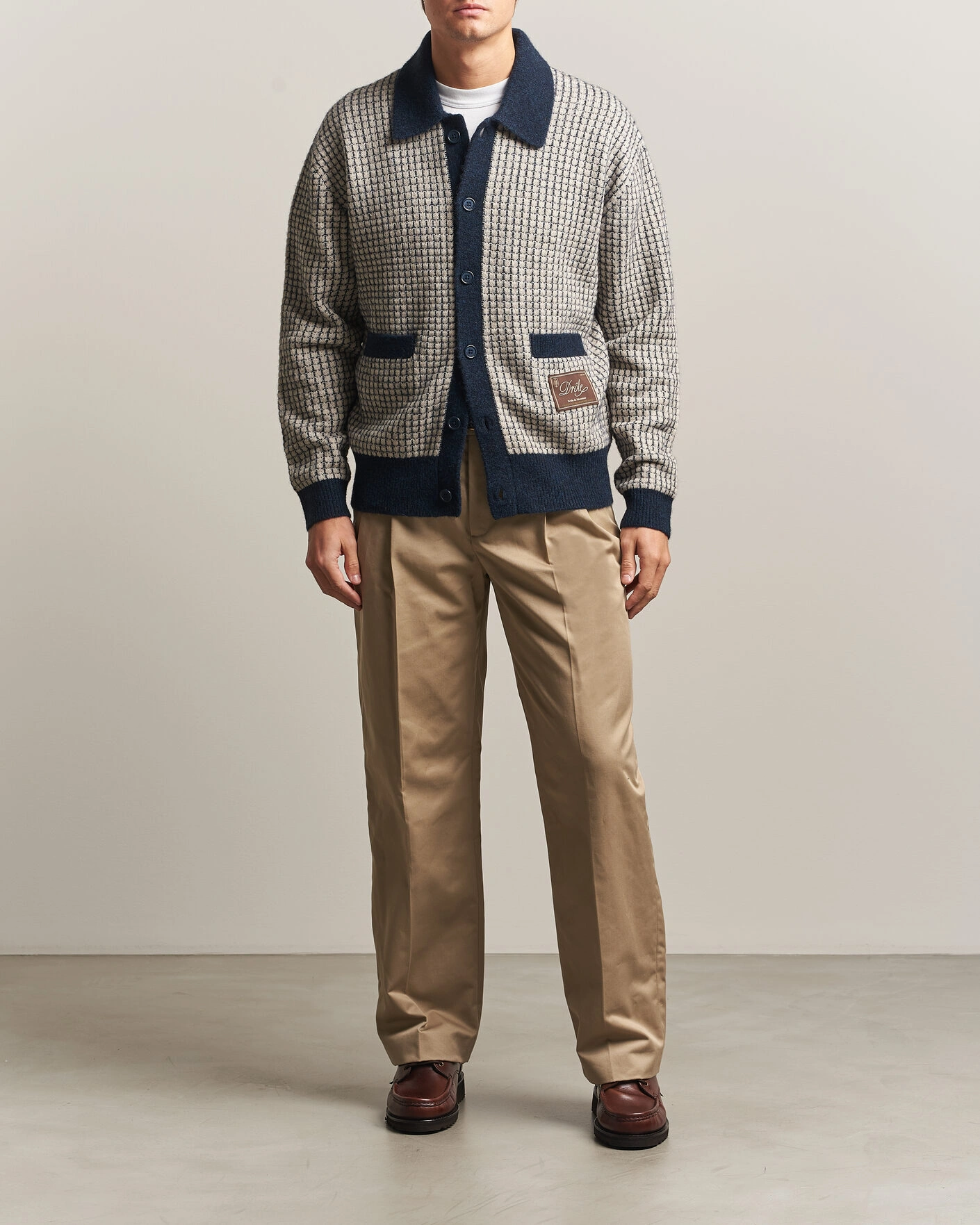 Herr | Byxor | Drôle de Monsieur | Gabardine Pleated Trousers Beige