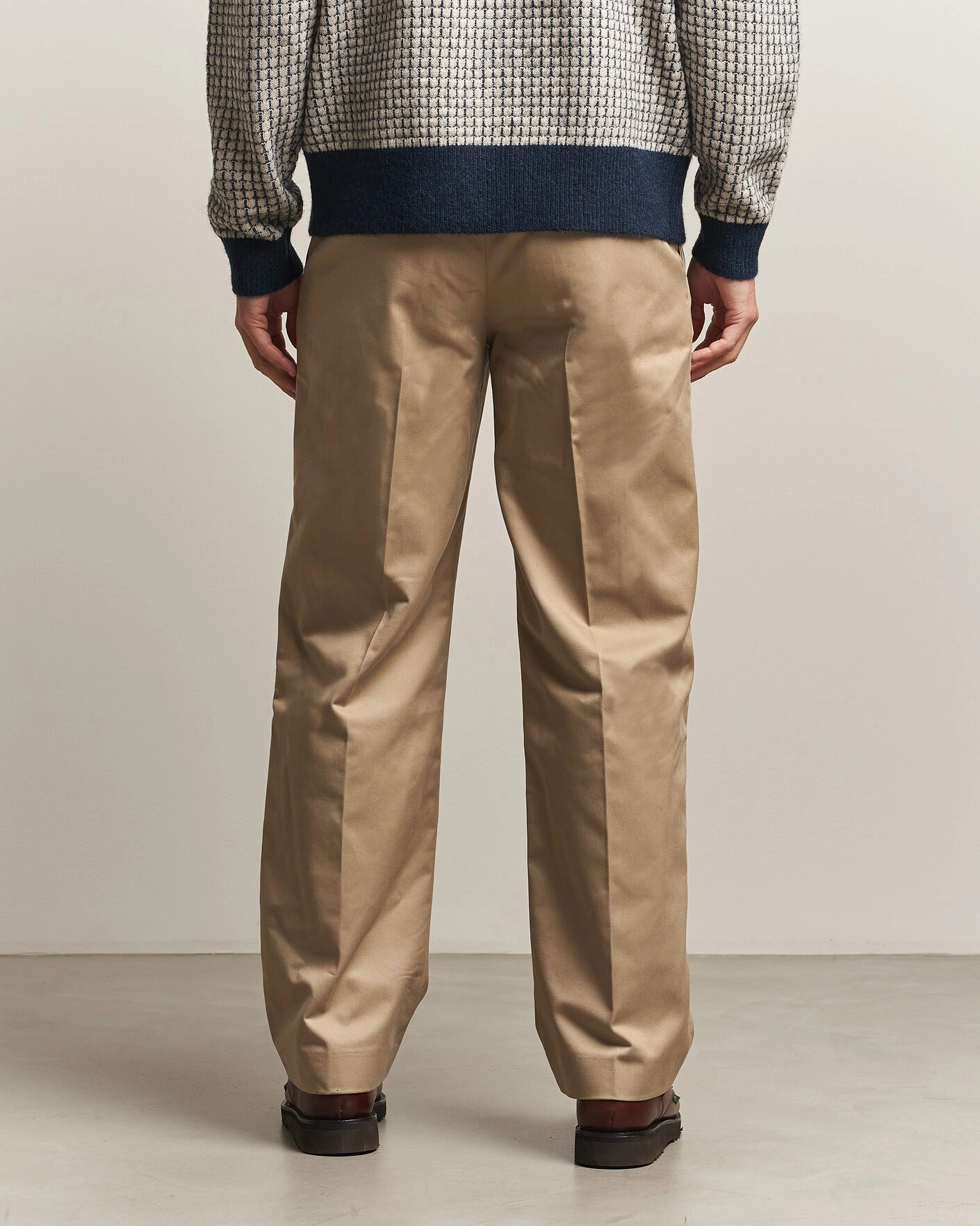 Herr | Byxor | Drôle de Monsieur | Gabardine Pleated Trousers Beige