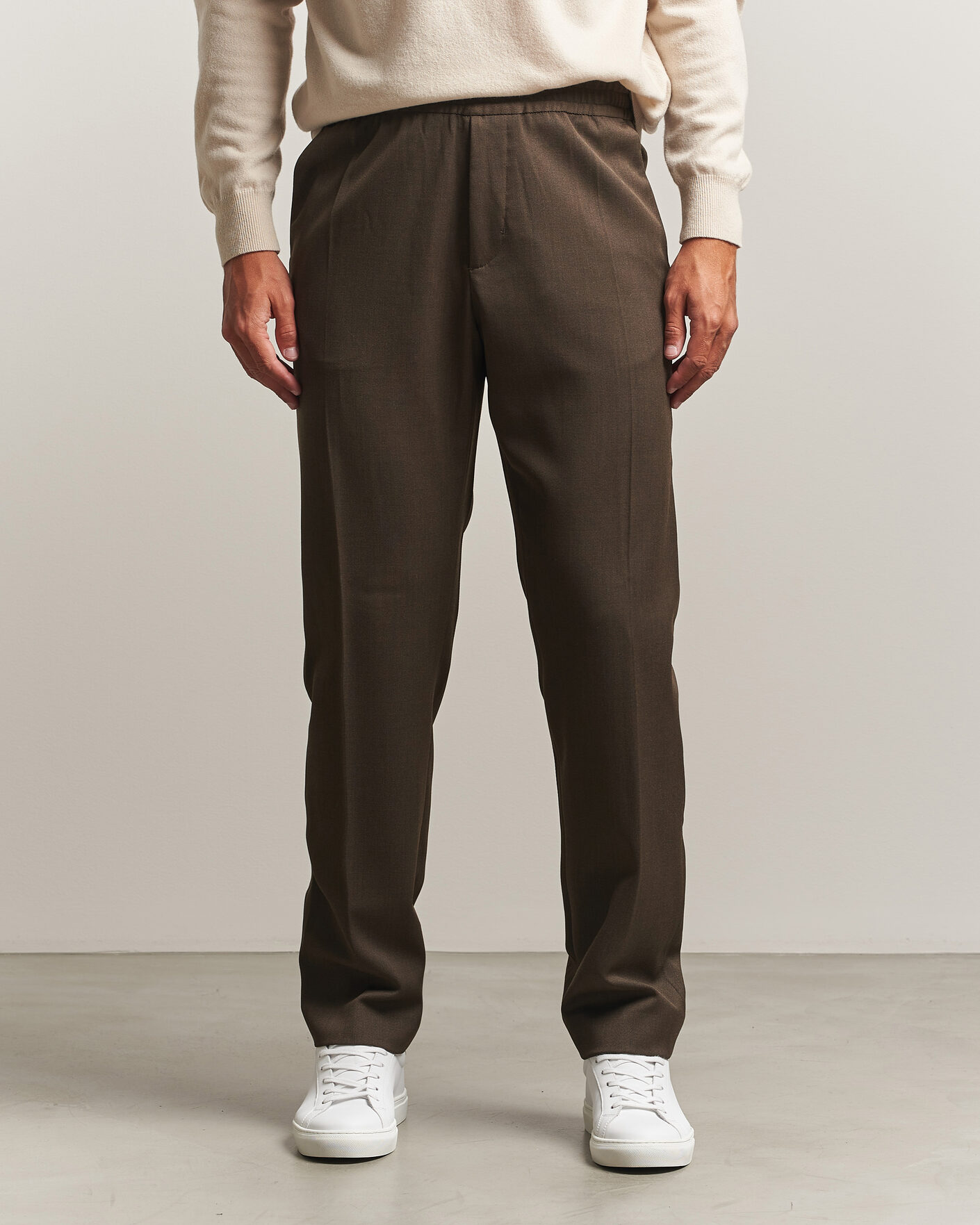 Herr | Byxor | Filippa K | Theo Relaxed Wool Trousers Walnut Brown