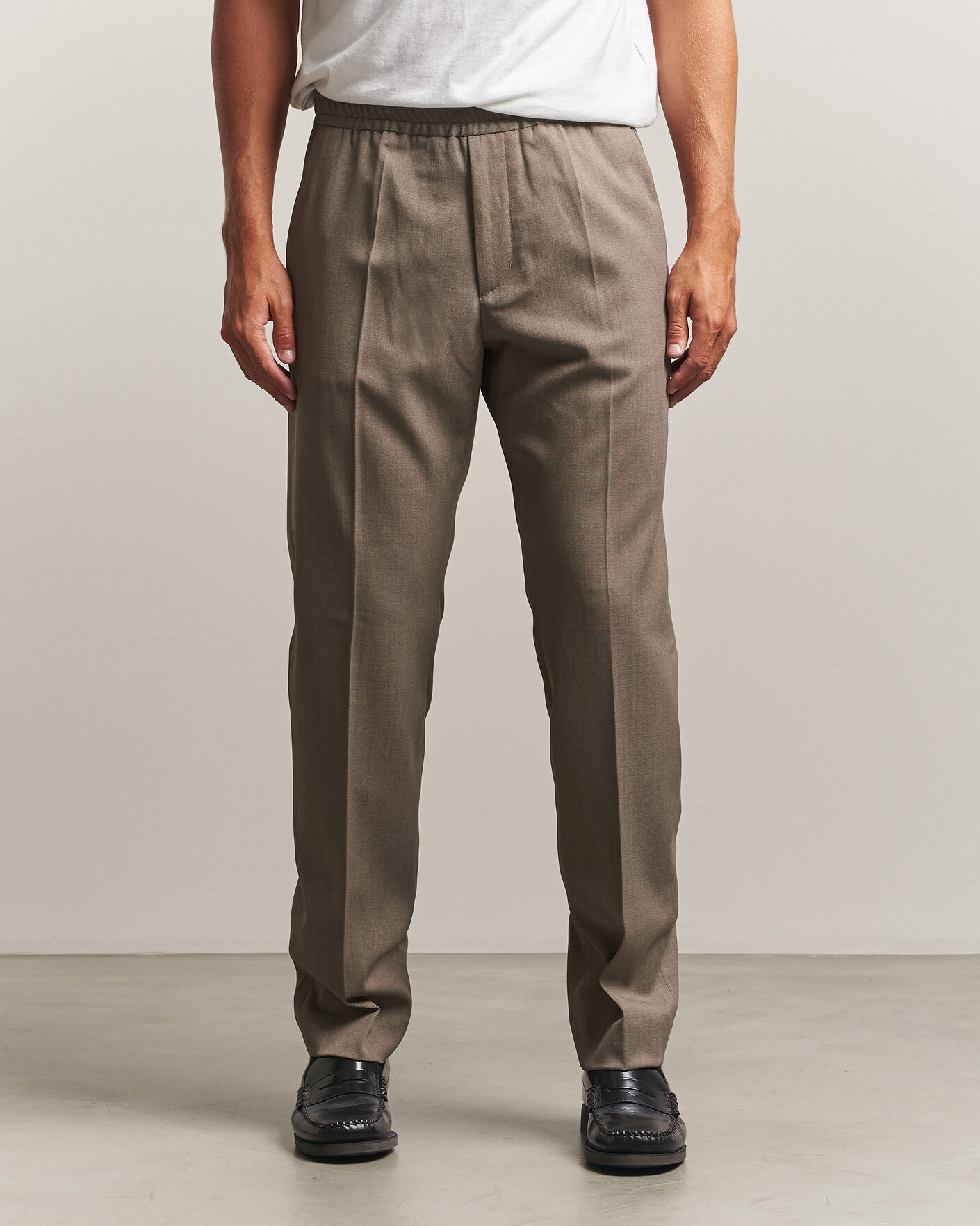 Herr | Byxor | Filippa K | Theo Relaxed Wool Trousers Stone Taupe