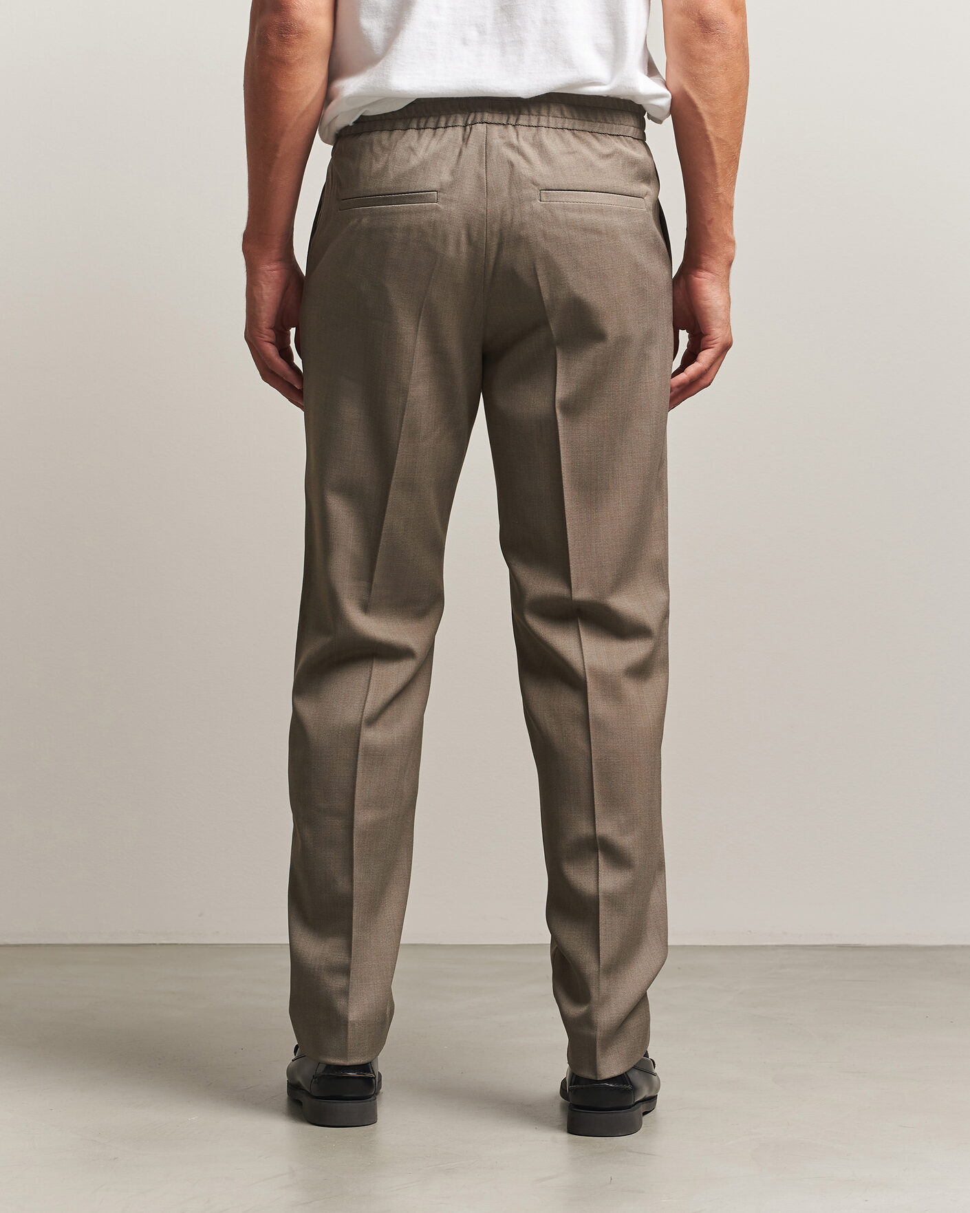 Herr | Byxor | Filippa K | Theo Relaxed Wool Trousers Stone Taupe