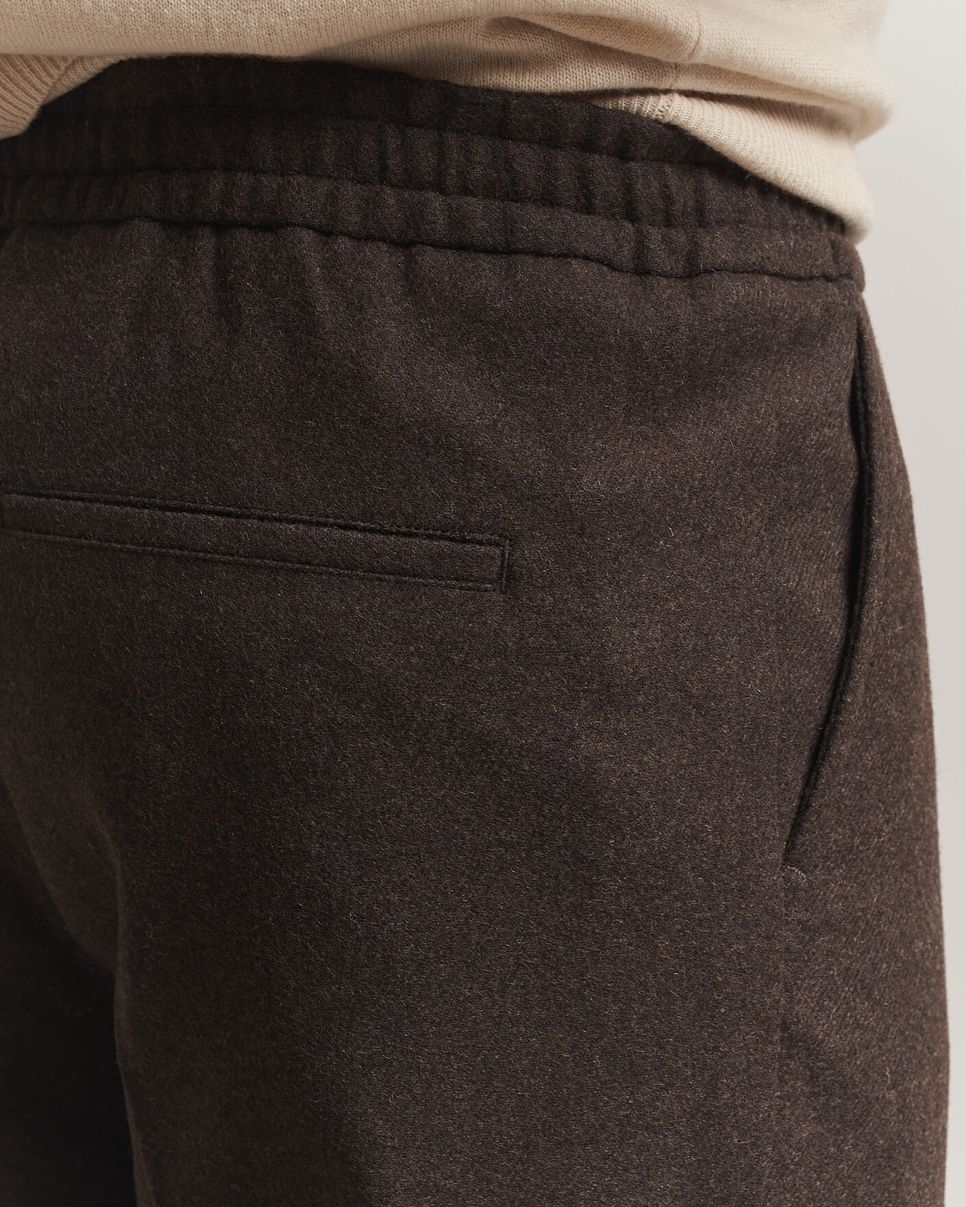 Herr | Byxor | Filippa K | Theo Relaxed Flannel Trousers Walnut Brown