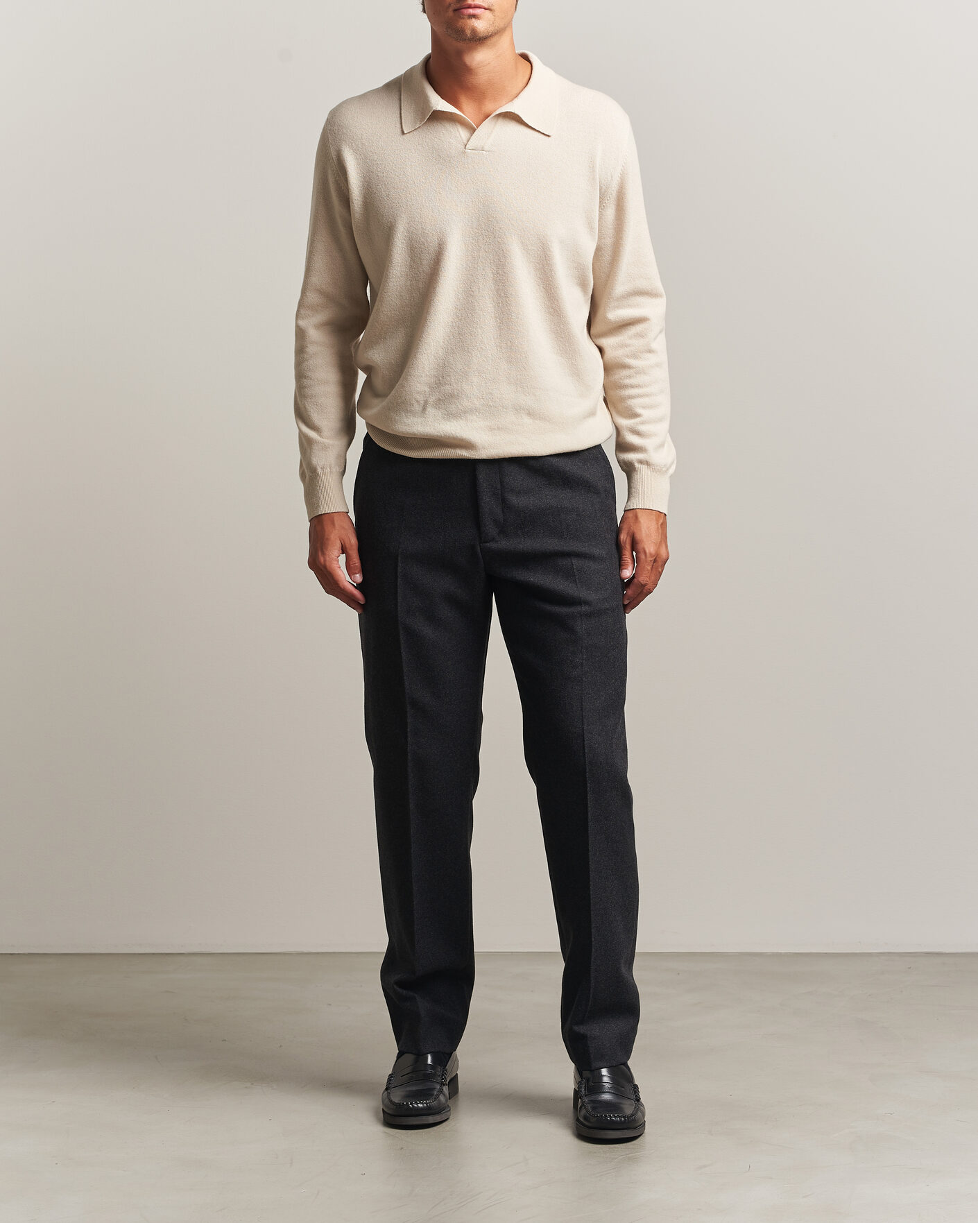 Herr | Byxor | Filippa K | Theo Relaxed Flannel Trousers Anthracite Melange