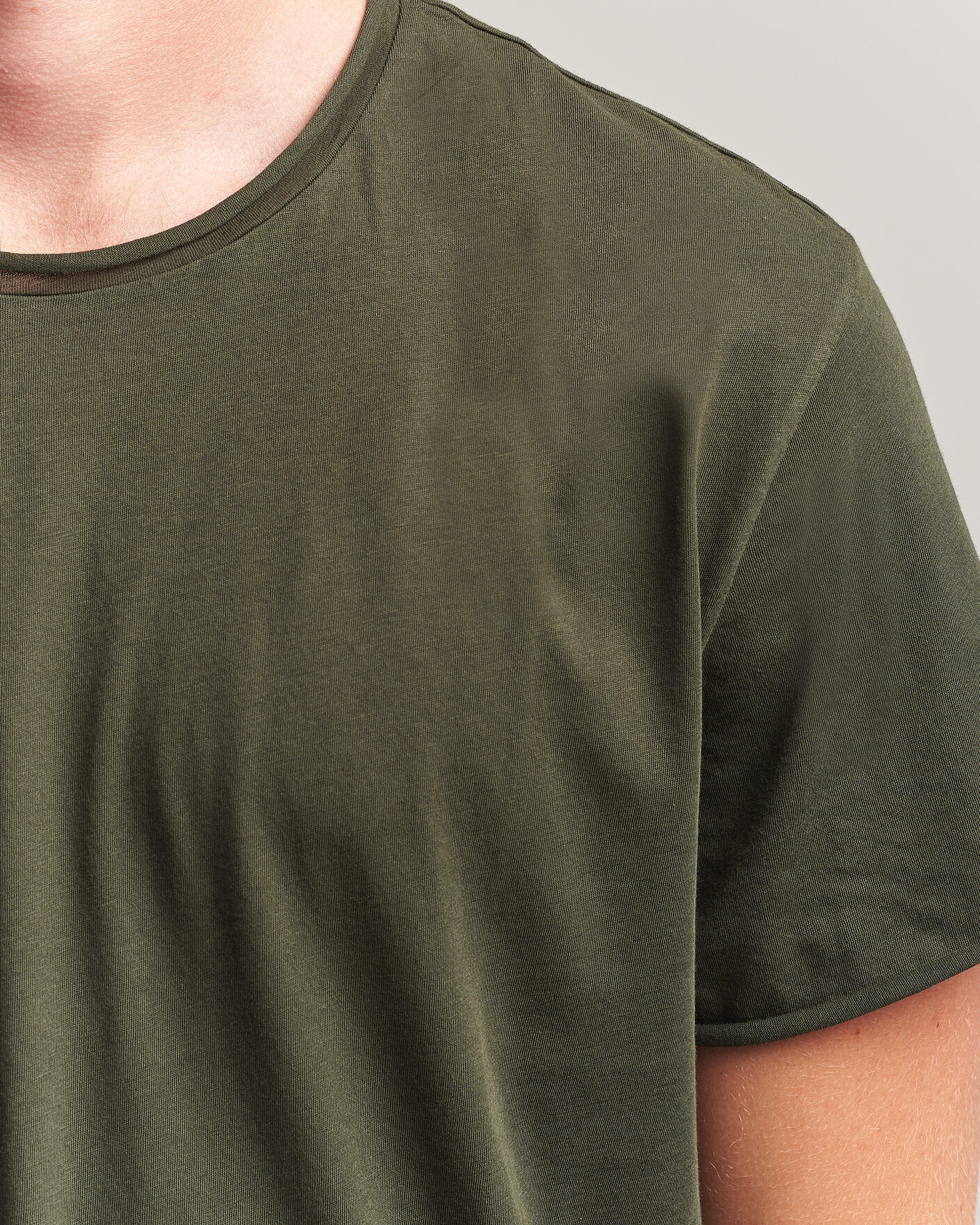 Herr | T-Shirts | Filippa K | Roll Neck Crew Neck T-Shirt Night Green