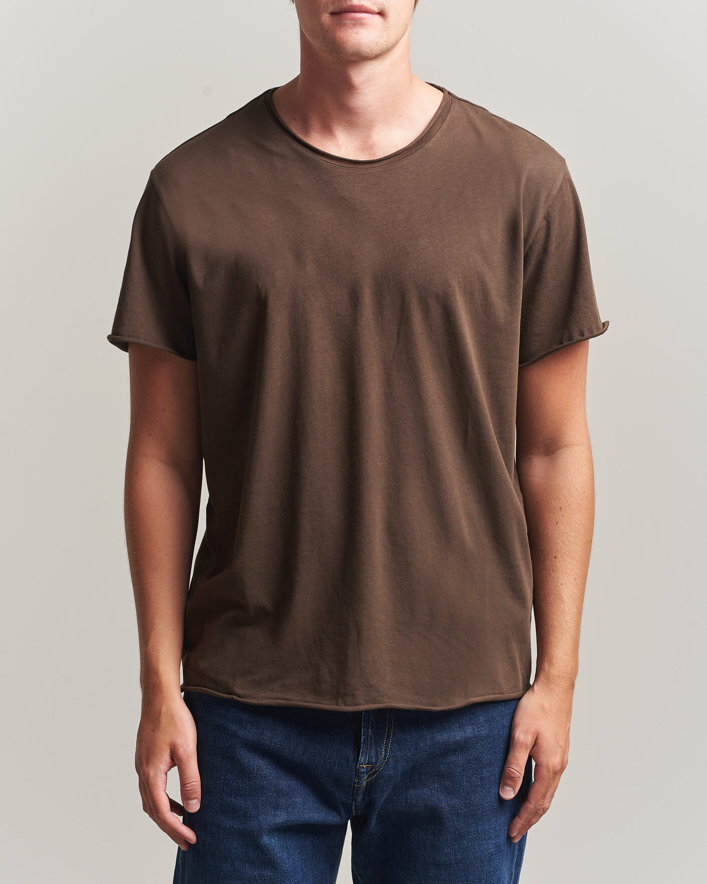 Herr | T-Shirts | Filippa K | Roll Neck Crew Neck T-Shirt Golden Brown
