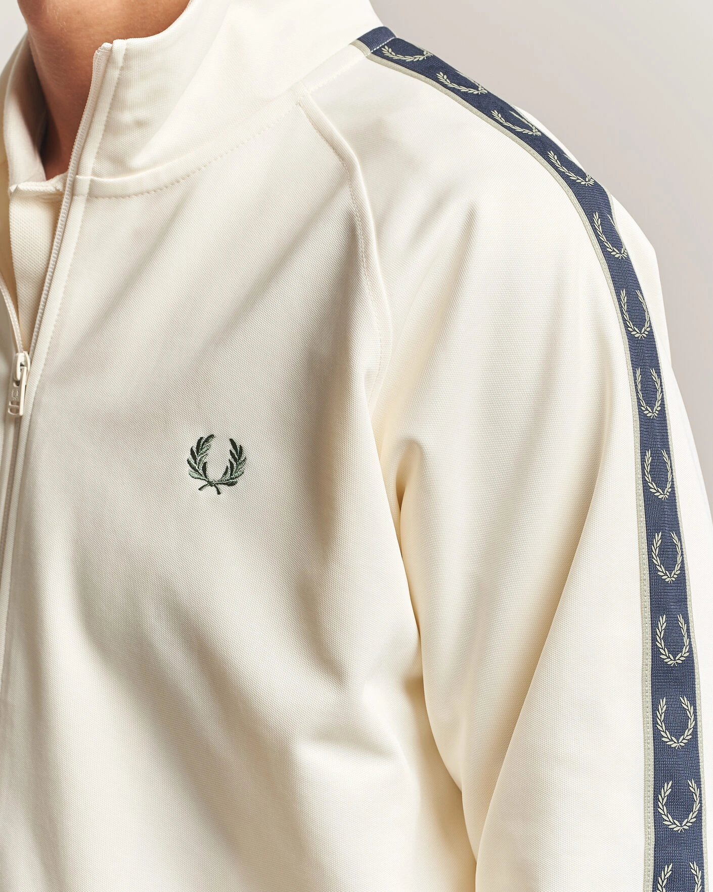 Herr | Tröjor | Fred Perry | Taped Track Jacket Ecru
