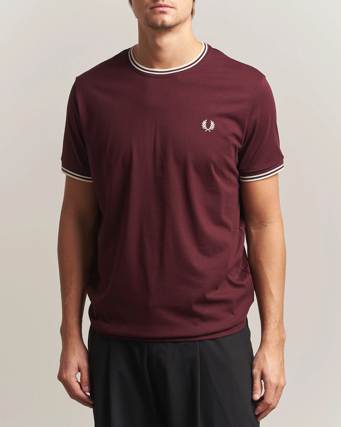 Herr | T-Shirts | Fred Perry | Twin Tipped T-Shirt Oxblood