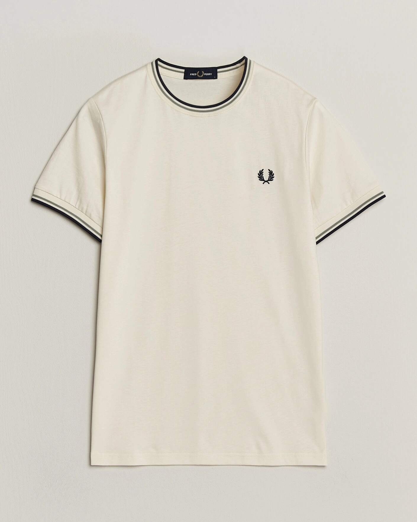 Herr | T-Shirts | Fred Perry | Twin Tipped T-Shirt Ecru