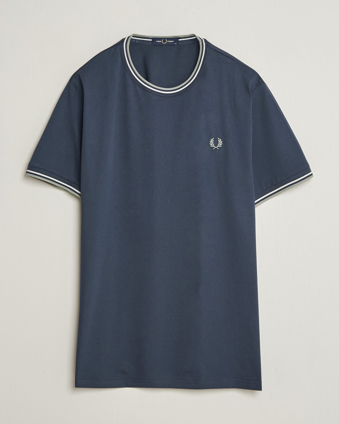 Herr | T-Shirts | Fred Perry | Twin Tipped T-Shirt Dark Airforce