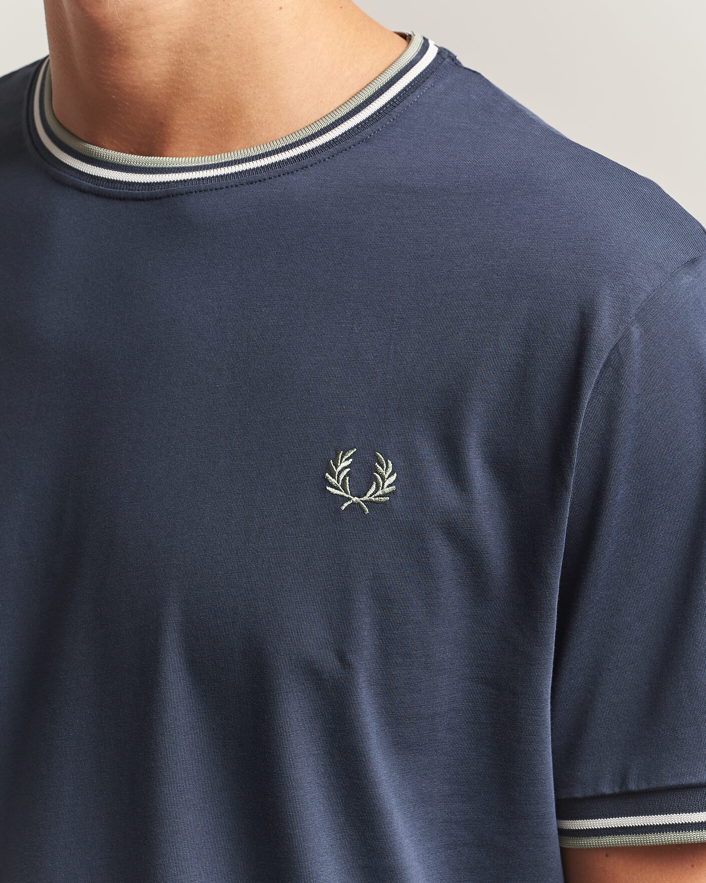 Herr | T-Shirts | Fred Perry | Twin Tipped T-Shirt Dark Airforce