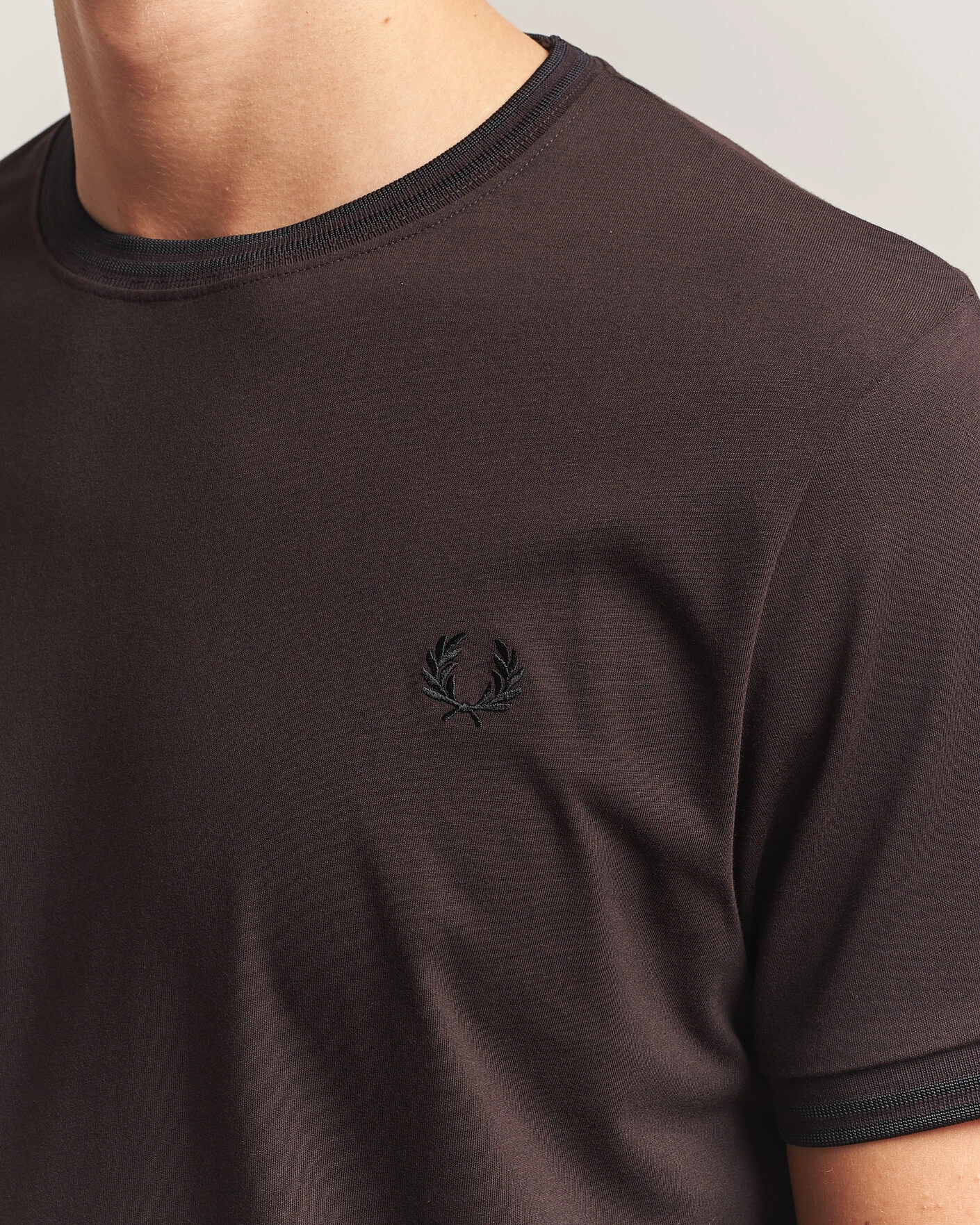 Herr | T-Shirts | Fred Perry | Twin Tipped T-Shirt Rich Brown