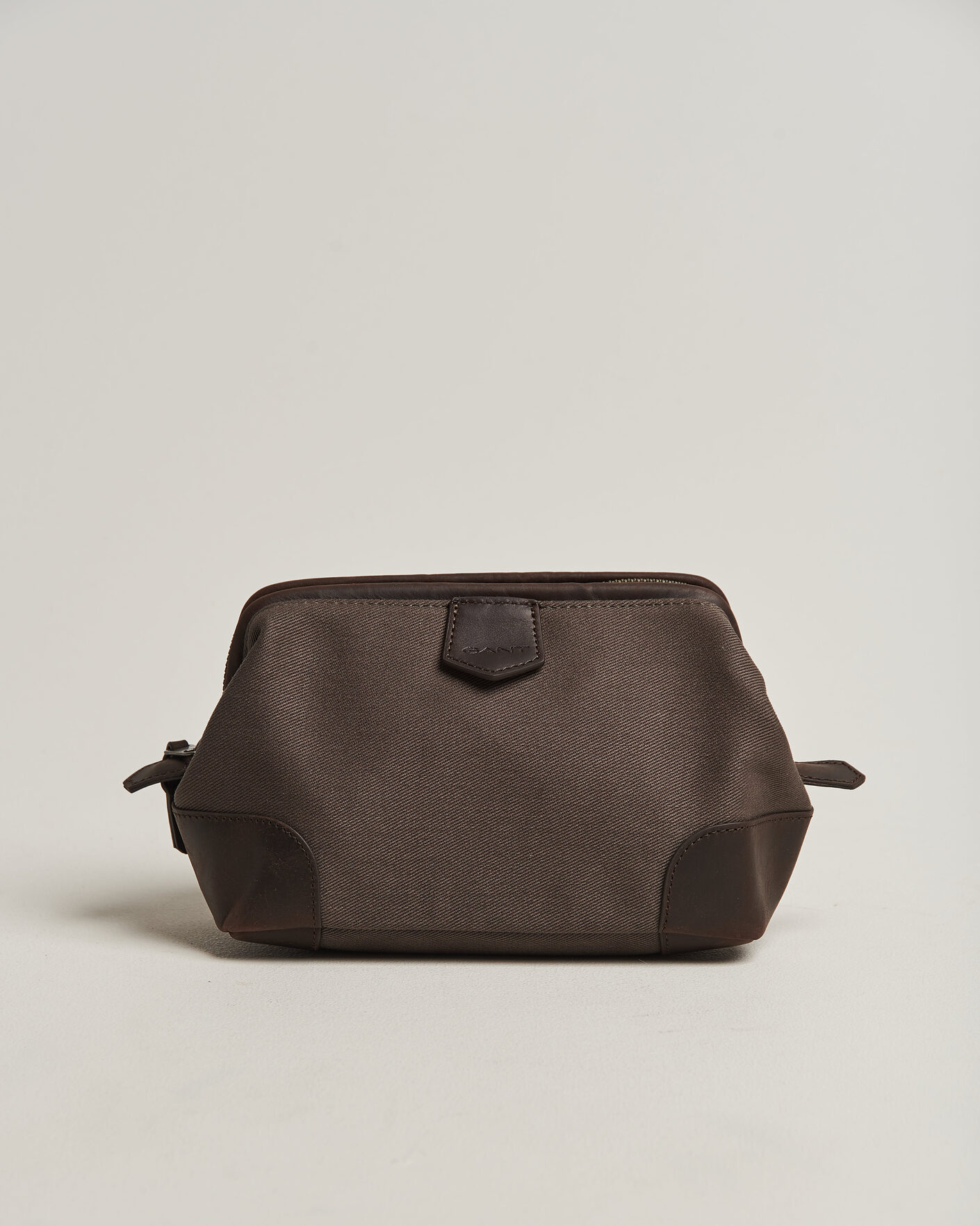Herr | Väskor | Gant | Modern Premium Canvas Washbag Faded Taupe