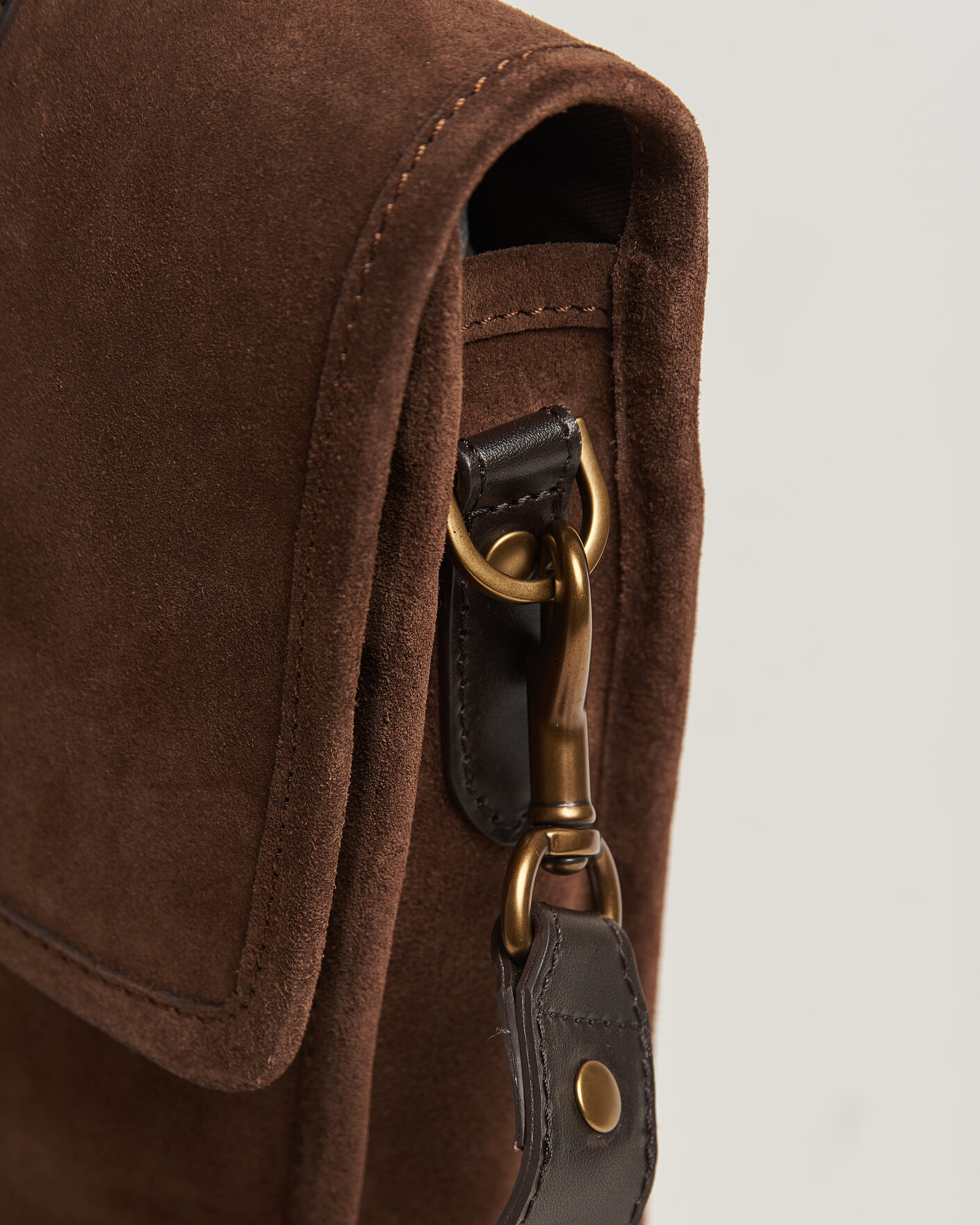 Herr | Väskor | Gant | Suede Shoulder Bag Soil Brown