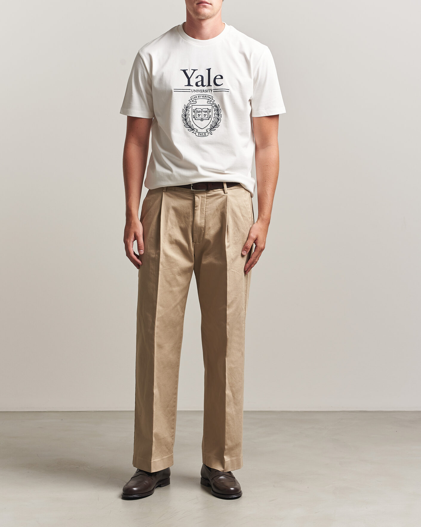 Herr | T-Shirts | Gant | YALE Crew Neck T-Shirt Eggshell